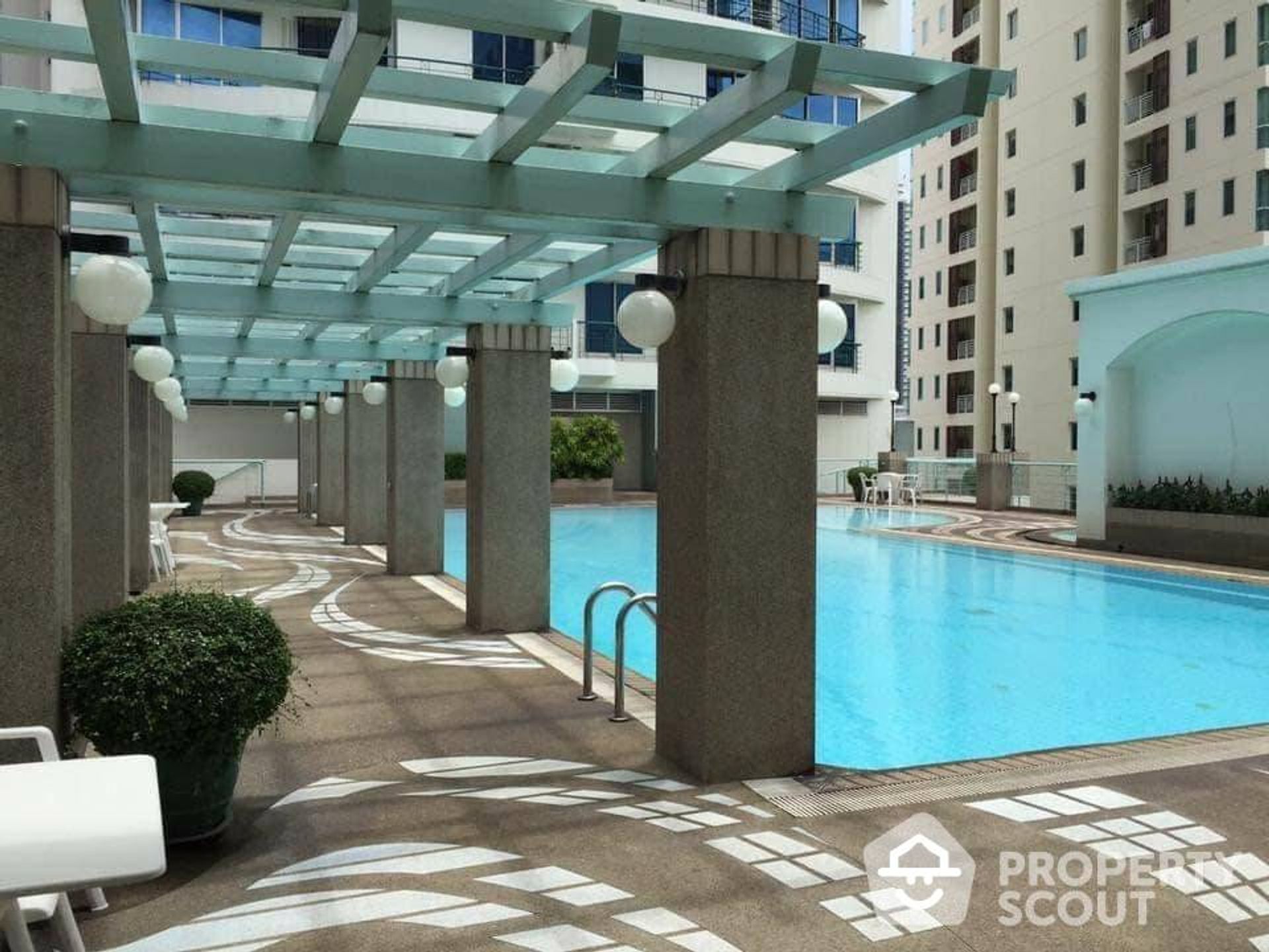 Condominium in Bang Rak, Krung Thep Maha Nakhon 12017533