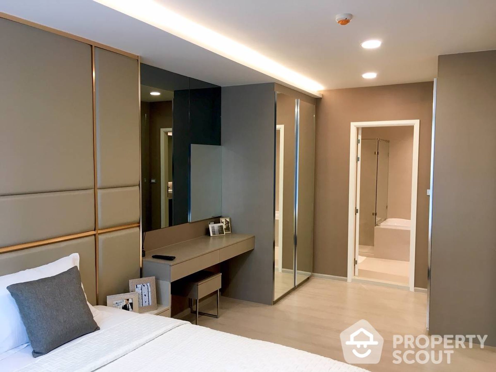 Condominium in , Krung Thep Maha Nakhon 12017698