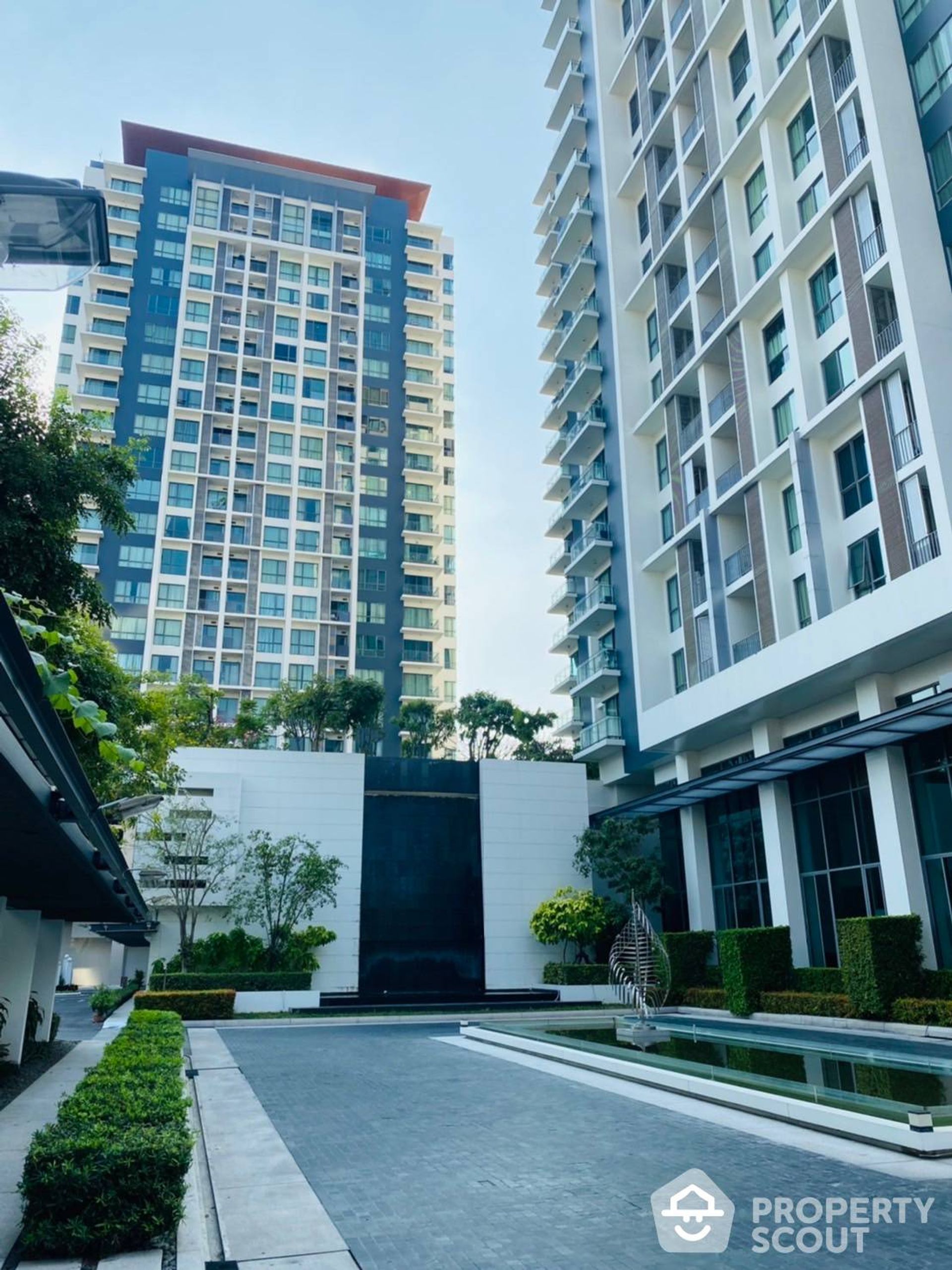 Condominio en Phra Khanong, Krung Thep Maha Nakhon 12018145