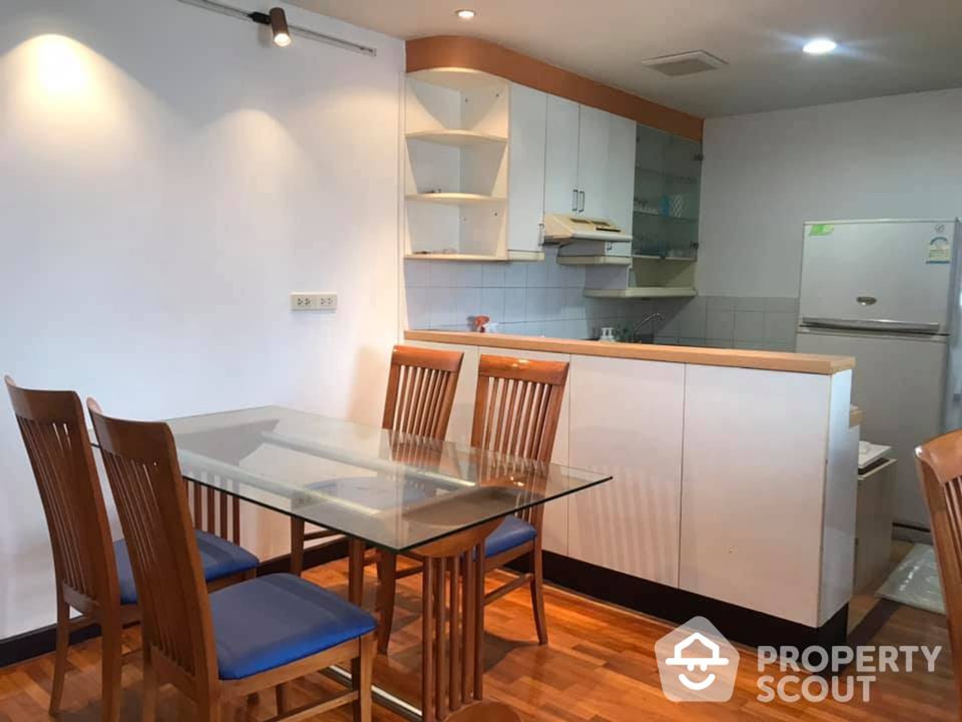 Condominium dans Khlong Toei, Krung Thep Maha Nakhon 12018269