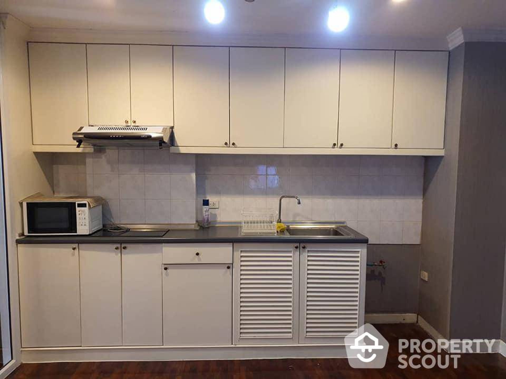 Condominium in Watthana, Krung Thep Maha Nakhon 12018455