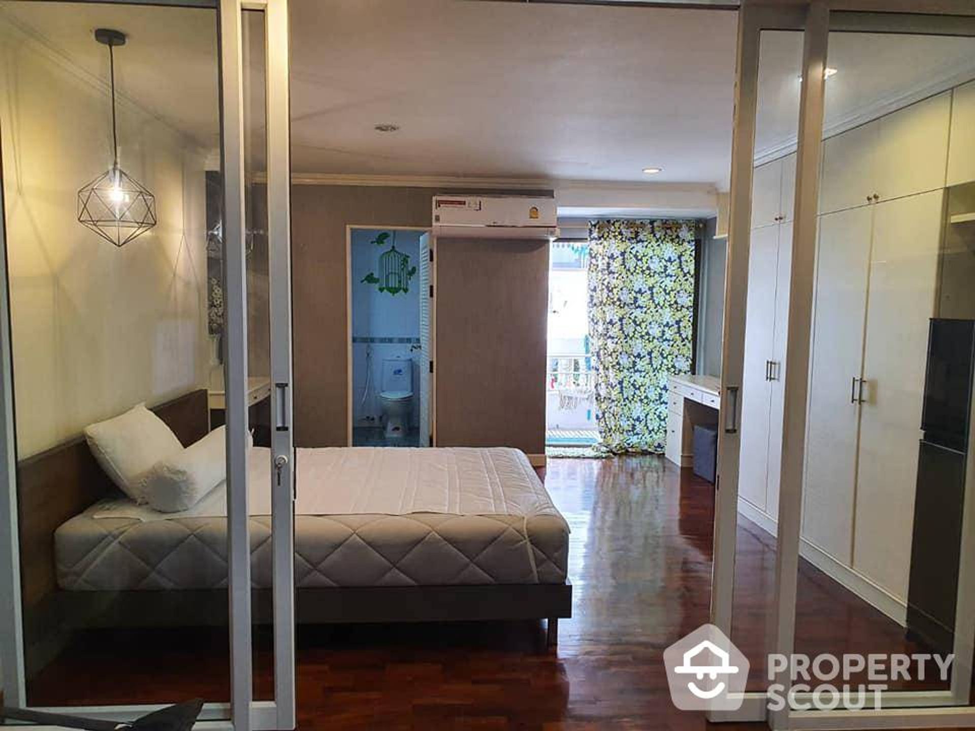 Condominium in Watthana, Krung Thep Maha Nakhon 12018455