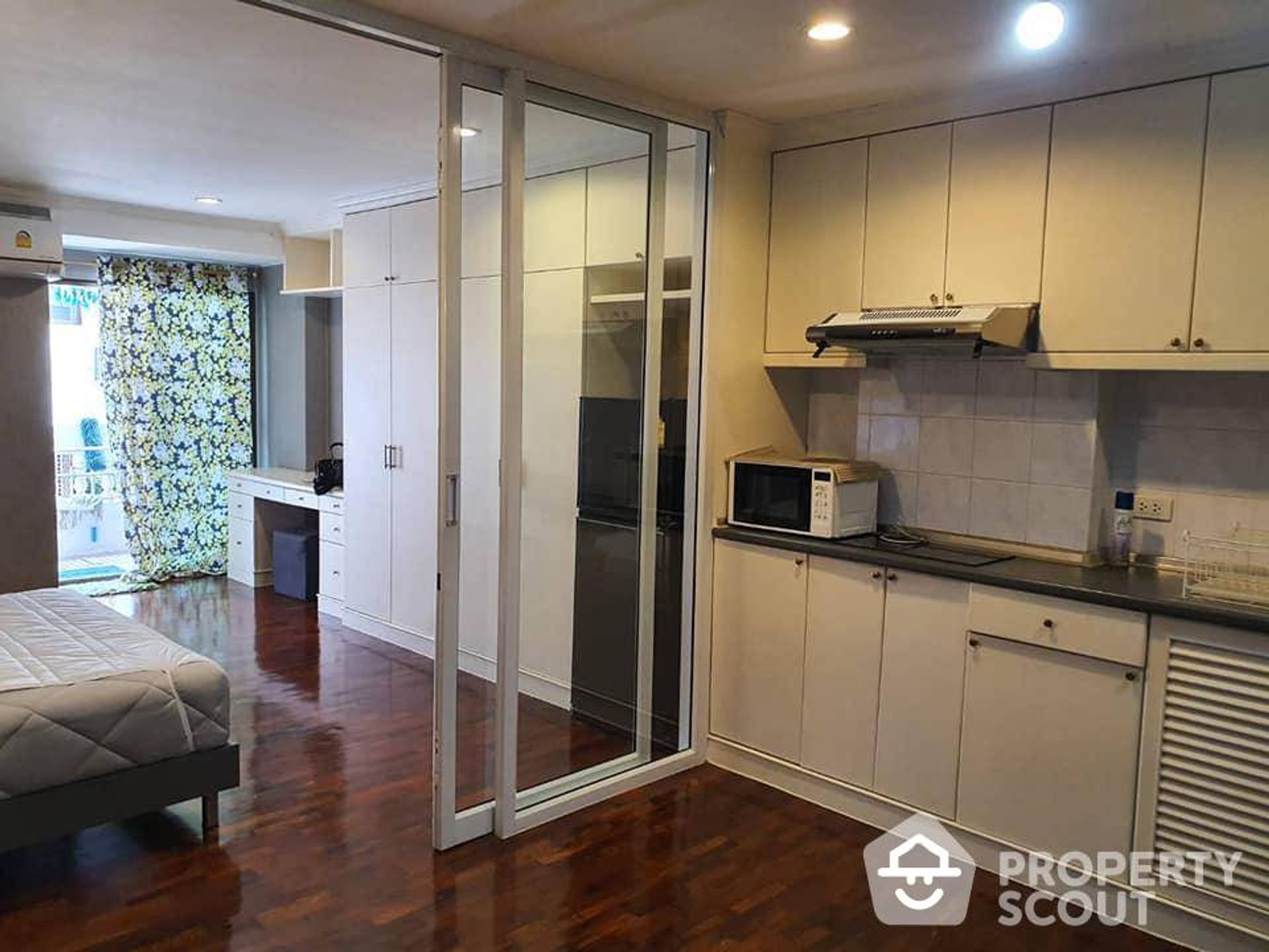 Condominium in Watthana, Krung Thep Maha Nakhon 12018455