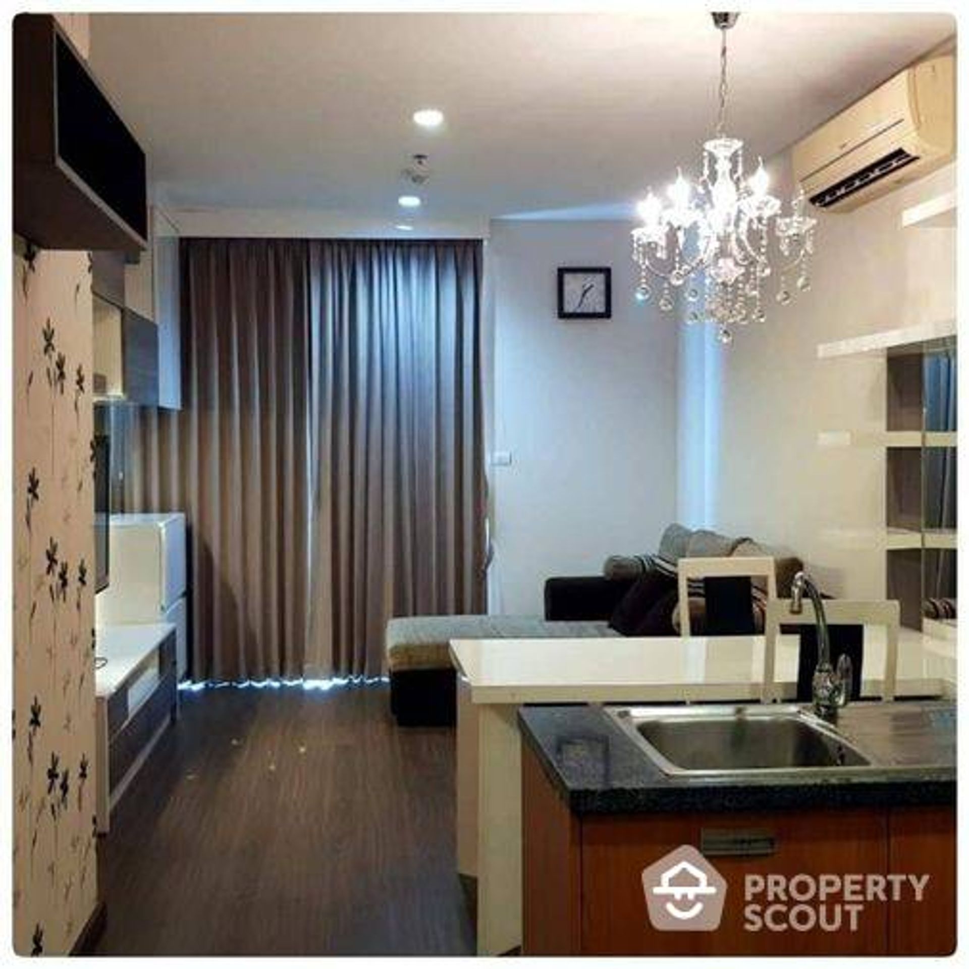 Condominium in Godown, Krung Thep Maha Nakhon 12018470