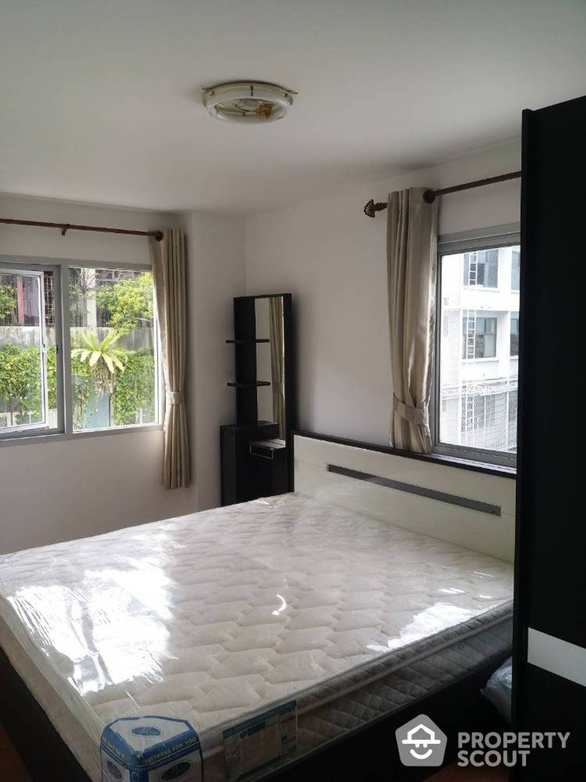 Condominium in , Krung Thep Maha Nakhon 12018525