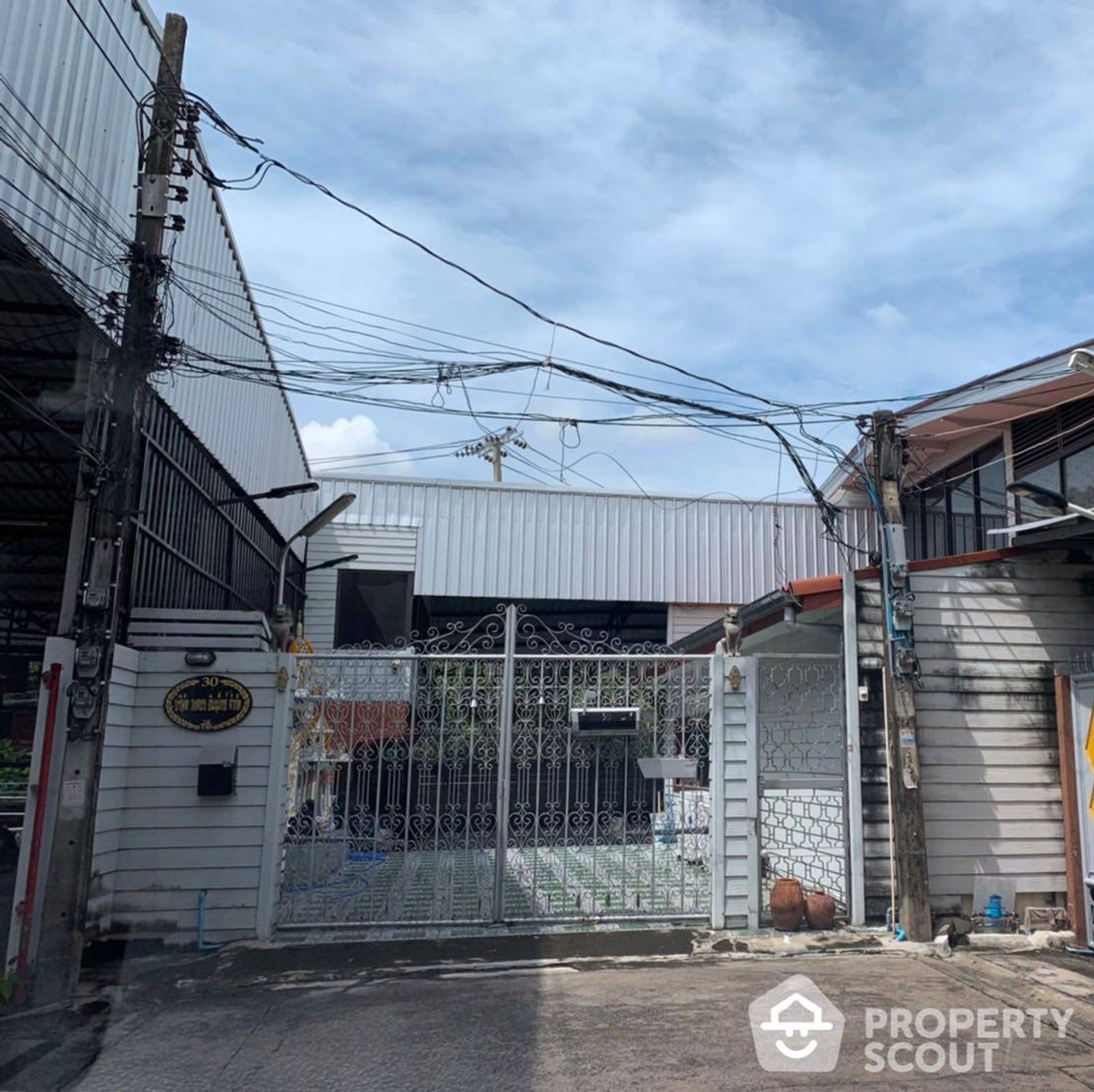 House in Phra Khanong, Krung Thep Maha Nakhon 12018785