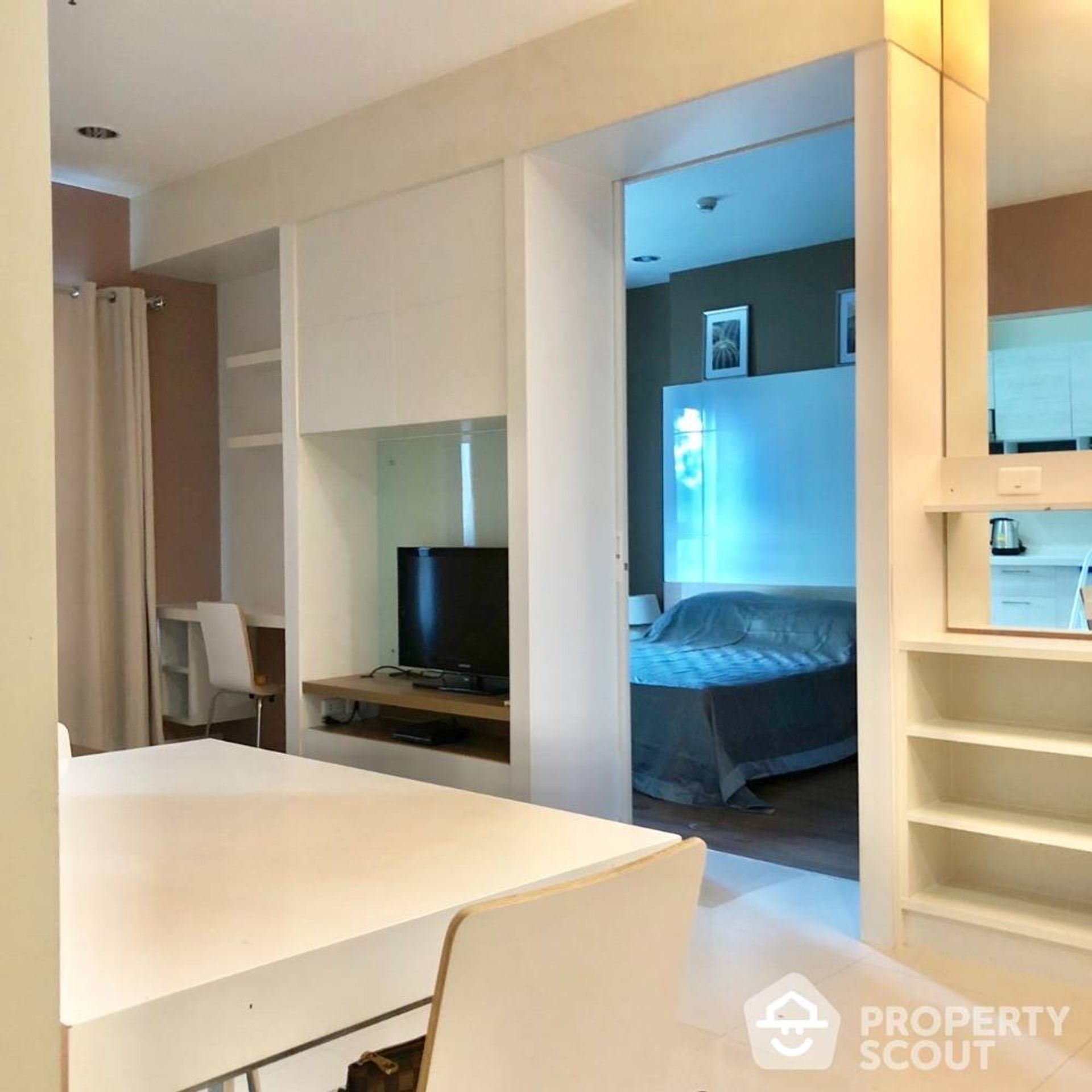 Condominium in Godown, Krung Thep Maha Nakhon 12019012