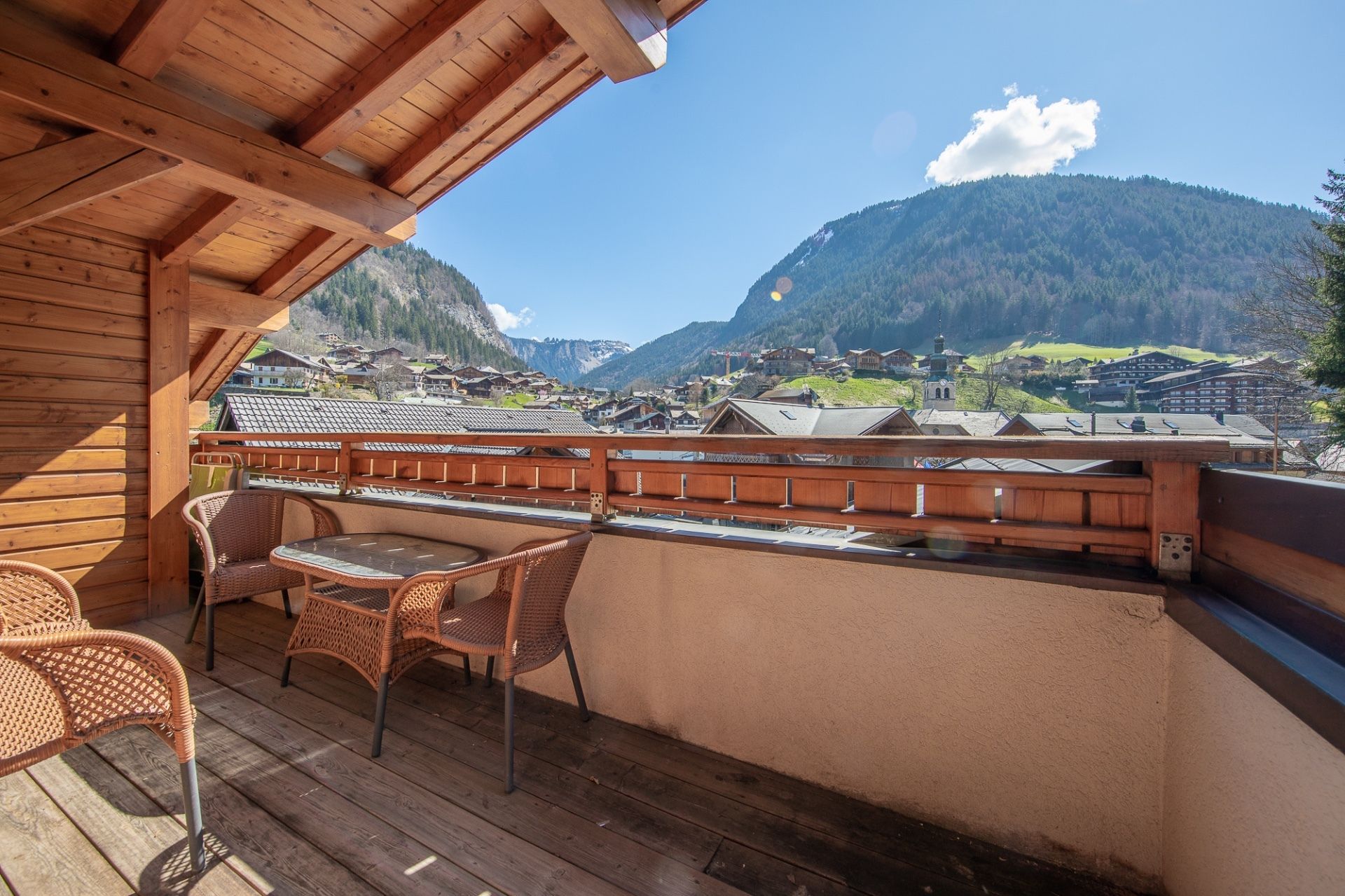 Condominium in Morzine, Auvergne-Rhône-Alpes 12020433