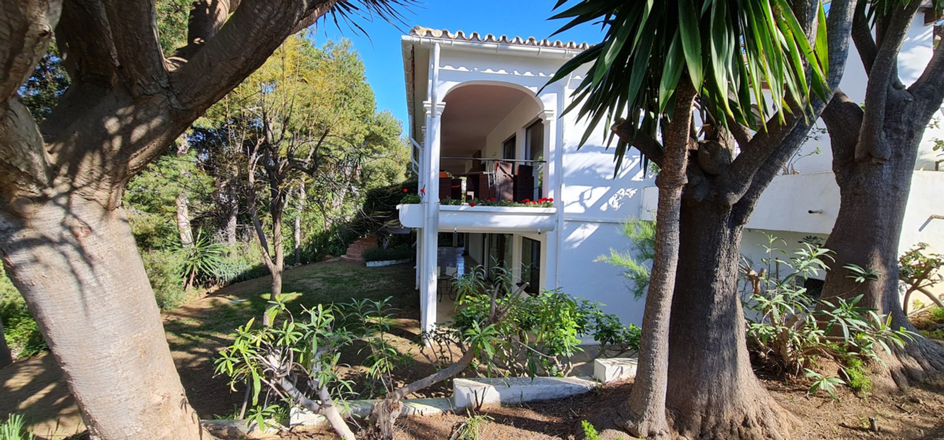 House in La Cala de Mijas, Andalusia 12020926