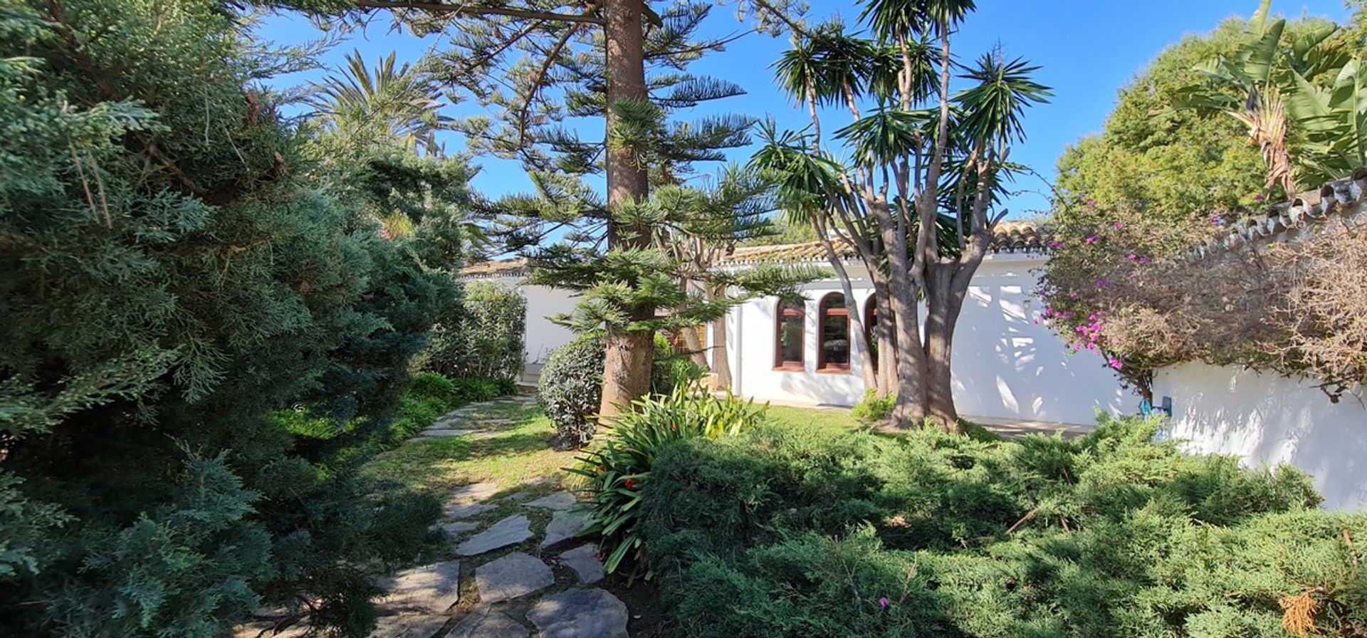 House in La Cala de Mijas, Andalusia 12020926