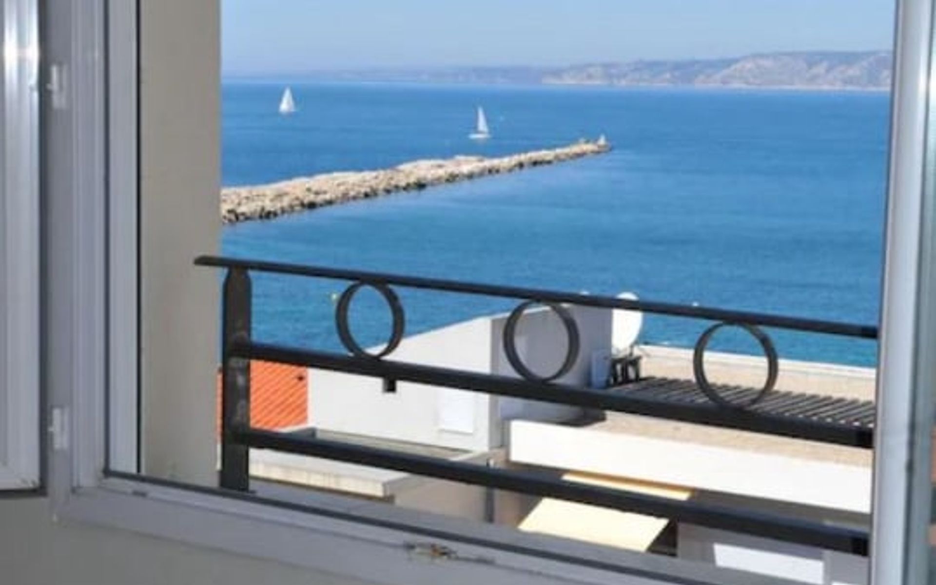 Condominium in Marseille, Provence-Alpes-Côte d'Azur 12025097