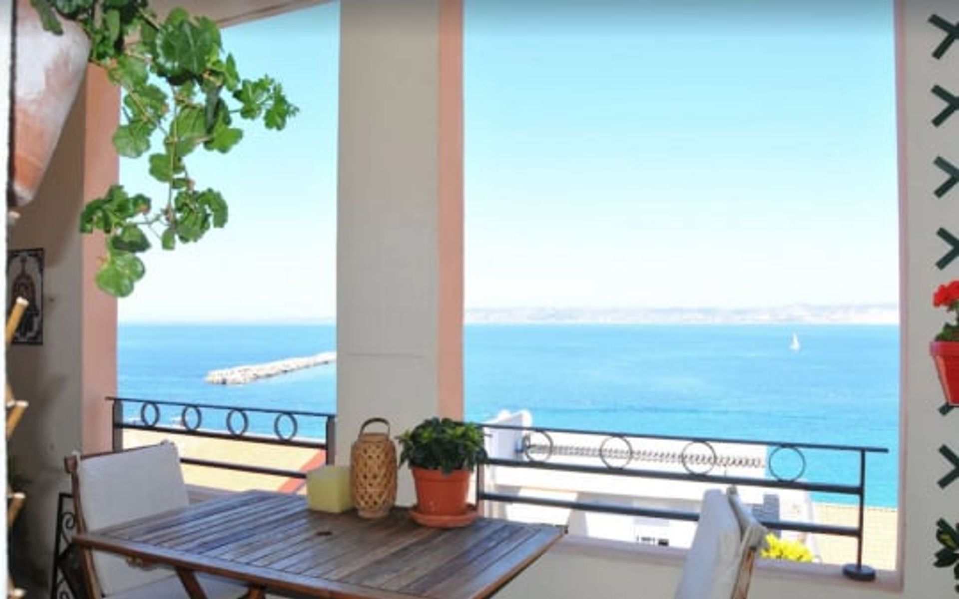 Condominium in Marseille, Provence-Alpes-Côte d'Azur 12025097