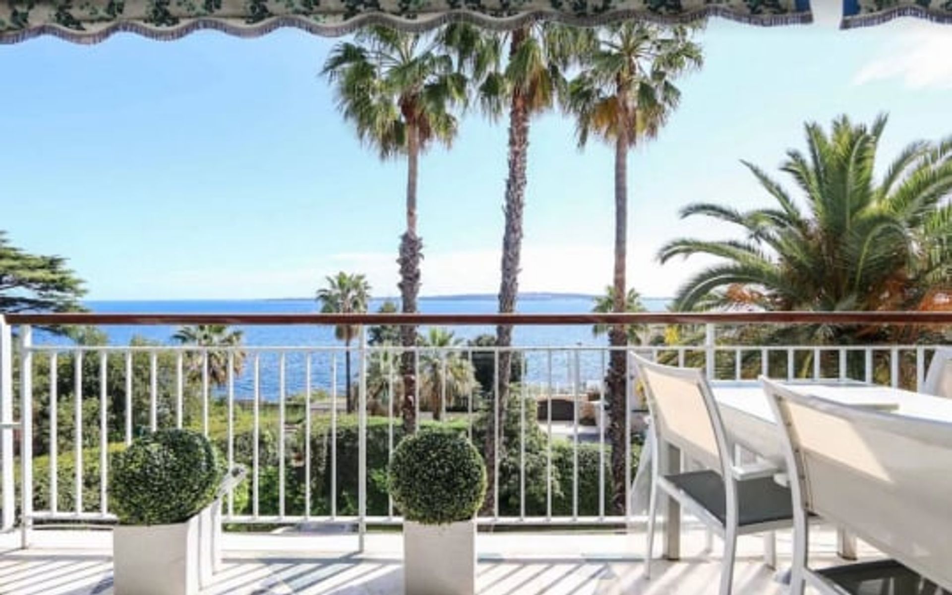 Condominium in Cannes, Provence-Alpes-Cote d'Azur 12025099