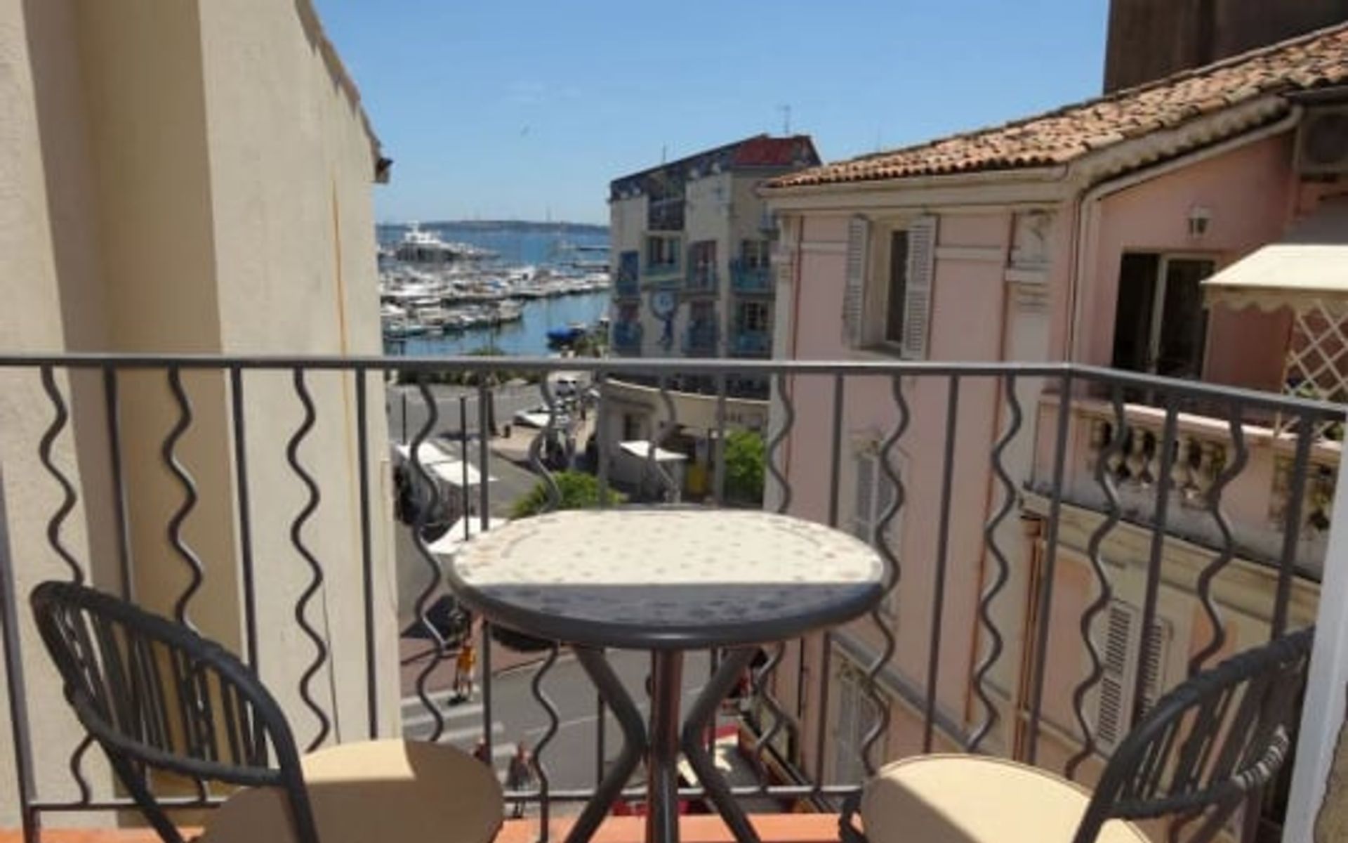 Condominium in Cannes, Provence-Alpes-Côte d'Azur 12025100