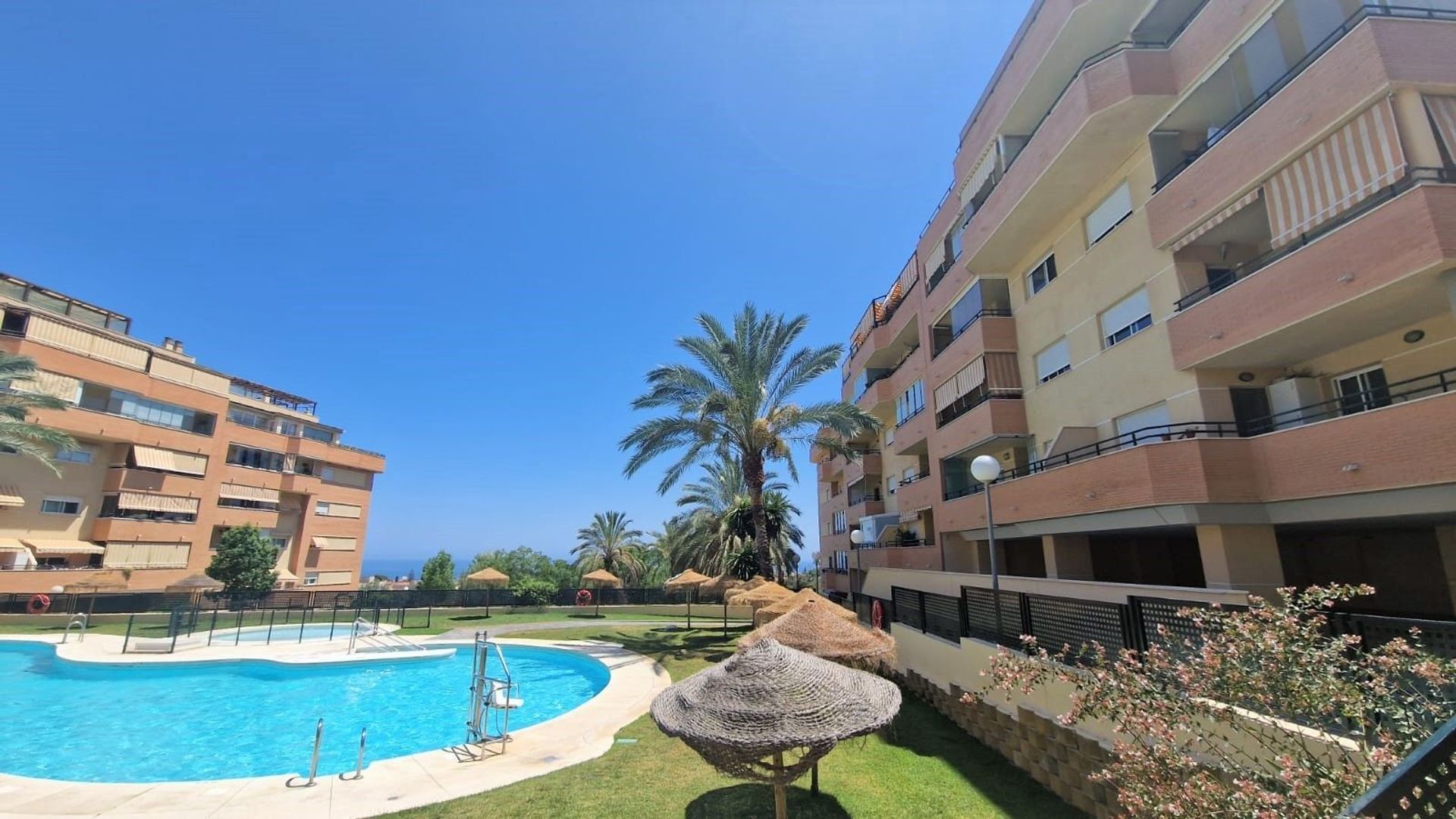 Condominium dans , Andalusia 12025363