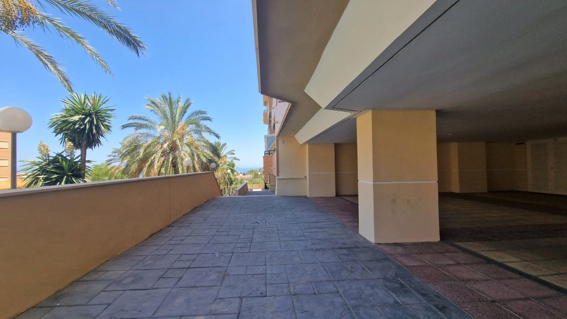 Condominium dans , Andalusia 12025363