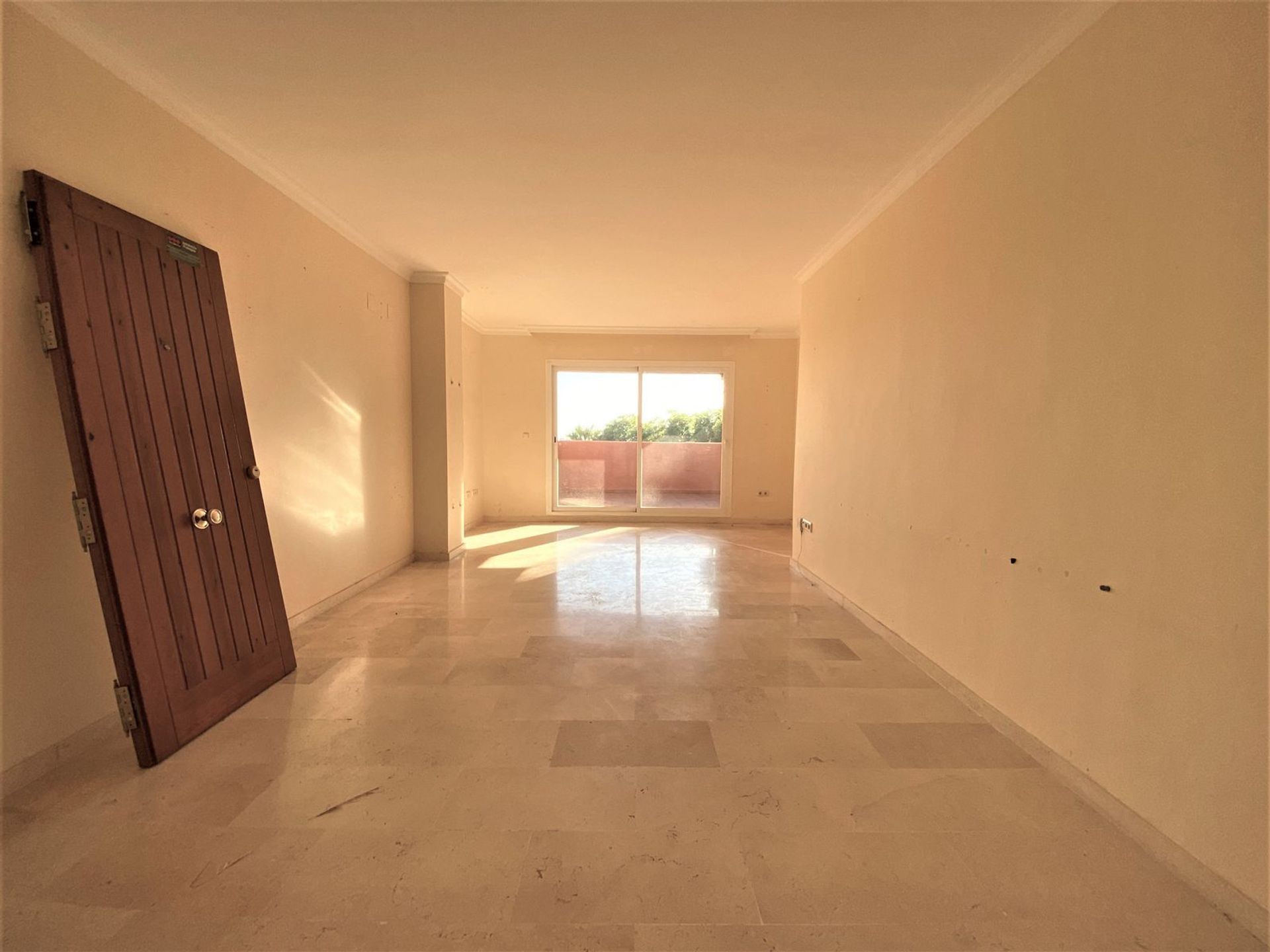 Condominium in Marbella, Andalucía 12025711