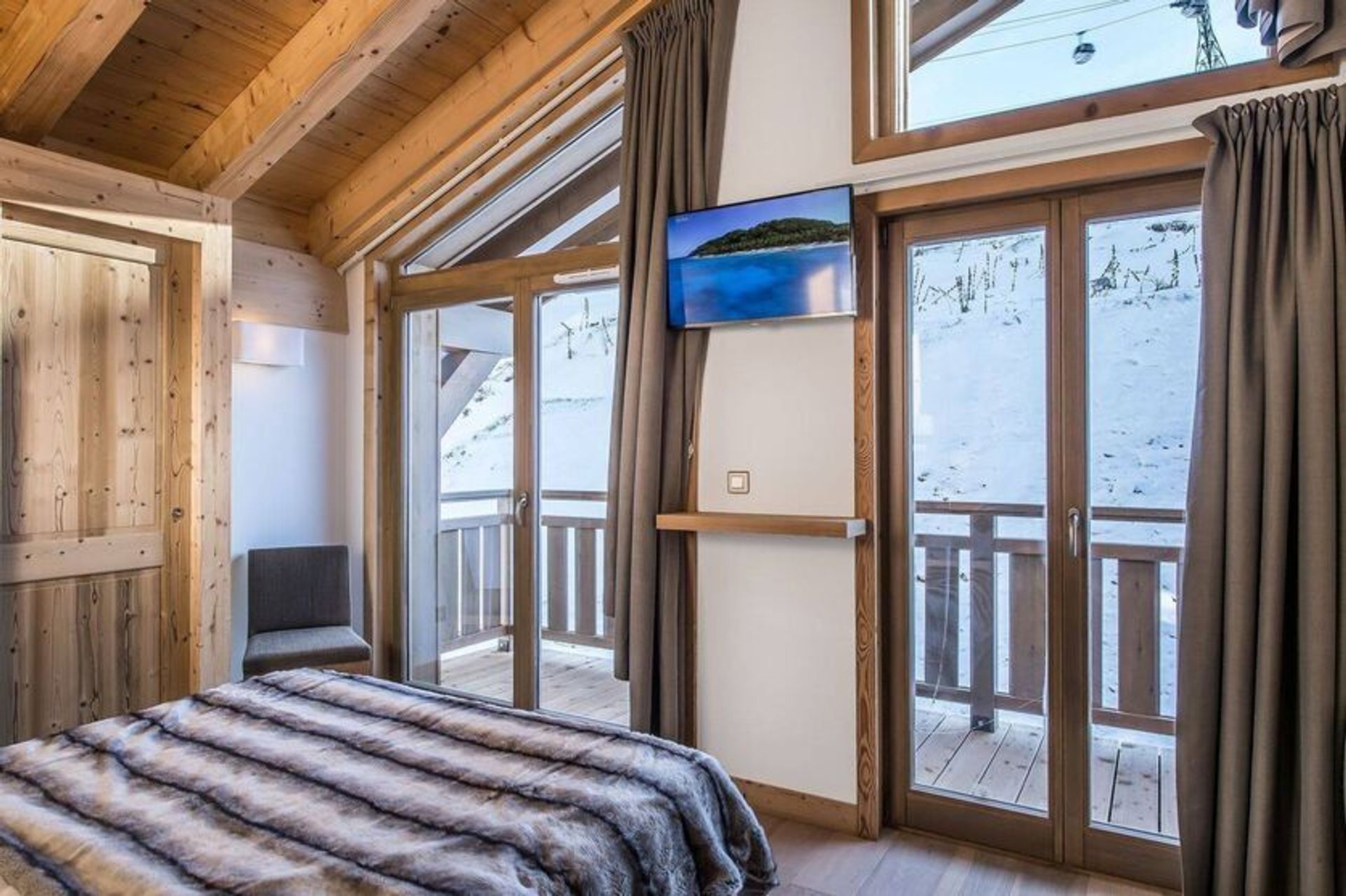 Condominium in Courchevel, Auvergne-Rhône-Alpes 12026313