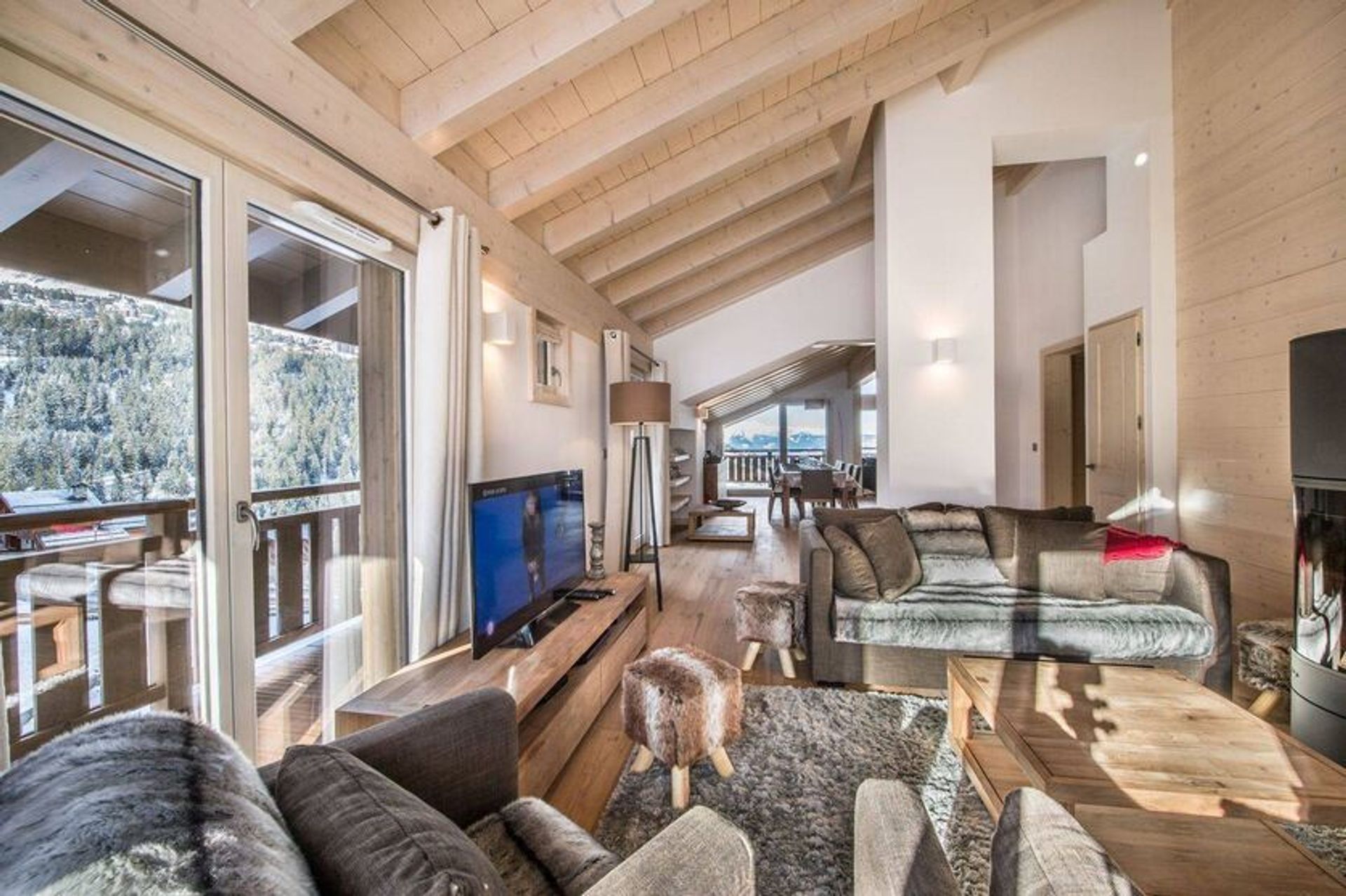 Condominium in Courchevel, Auvergne-Rhône-Alpes 12026314