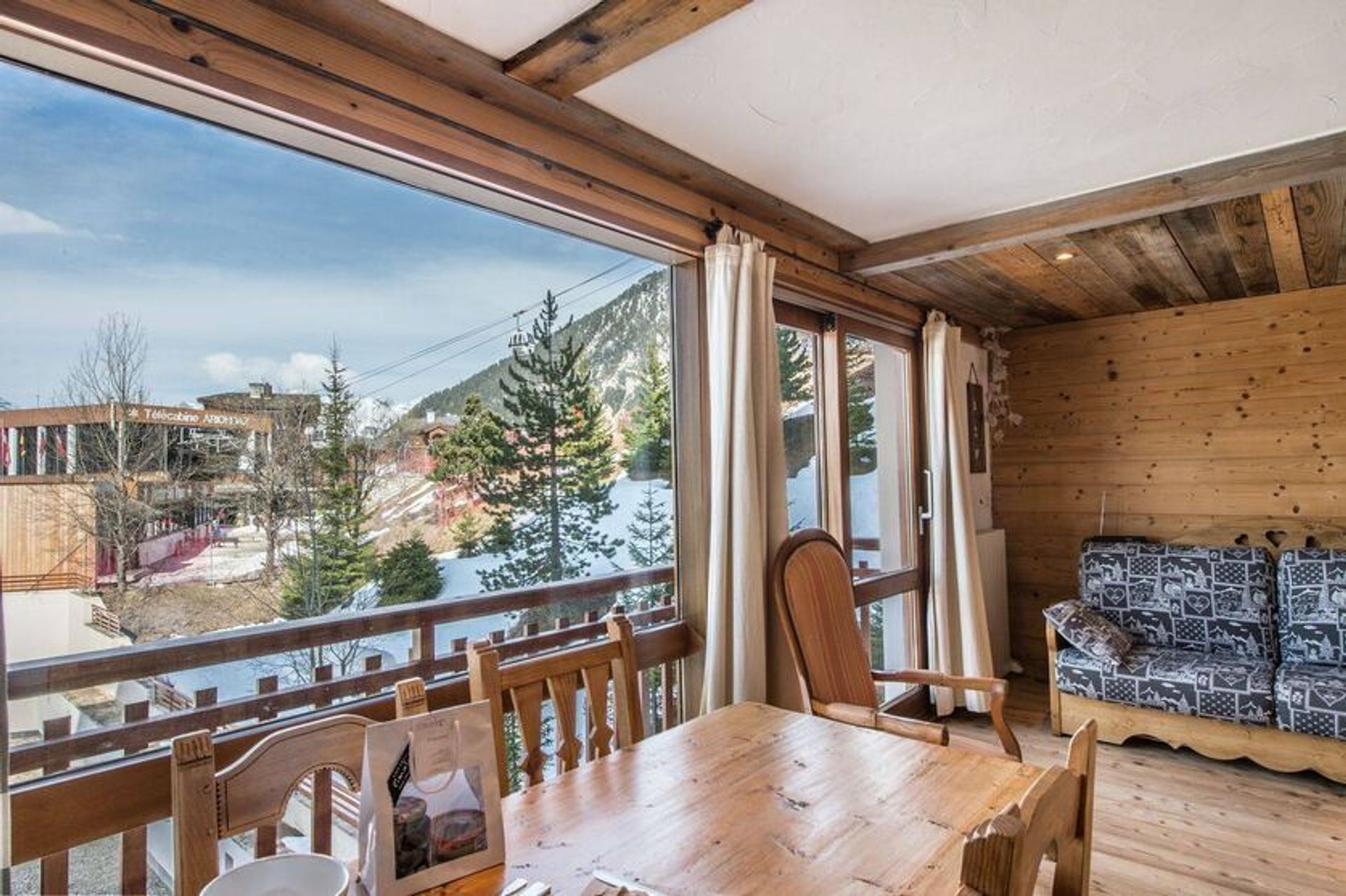 Condominium in Courchevel, Auvergne-Rhône-Alpes 12026317