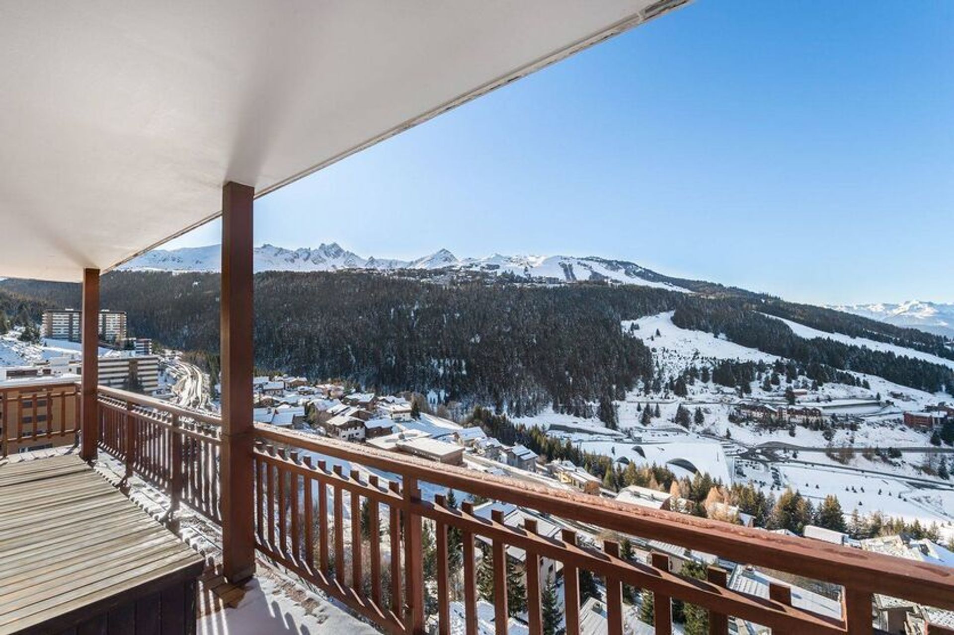 Condominium in Courchevel, Auvergne-Rhône-Alpes 12026318