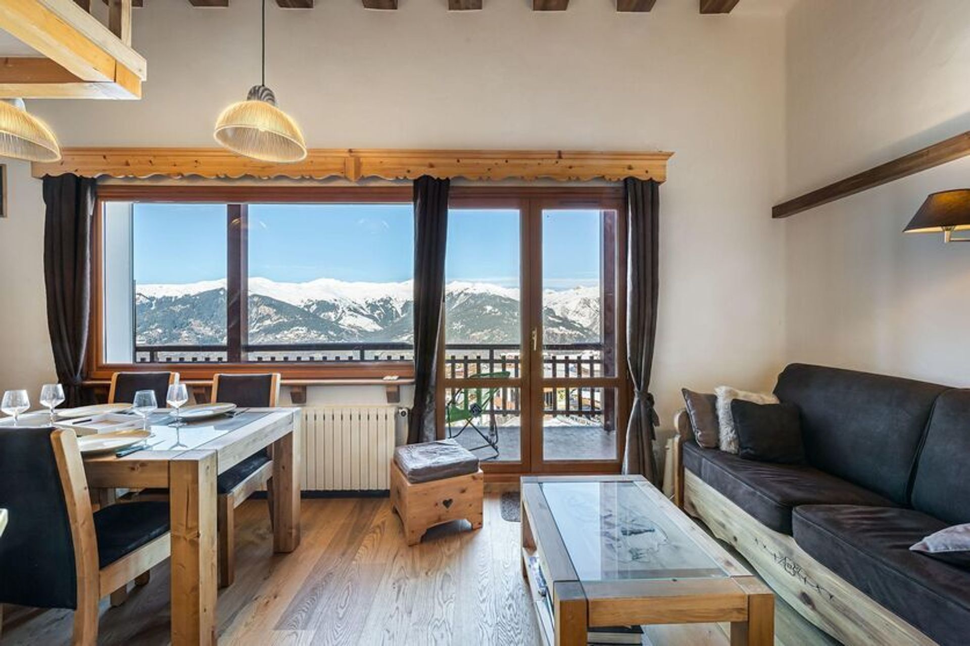 Condominium in Courchevel, Auvergne-Rhône-Alpes 12026319