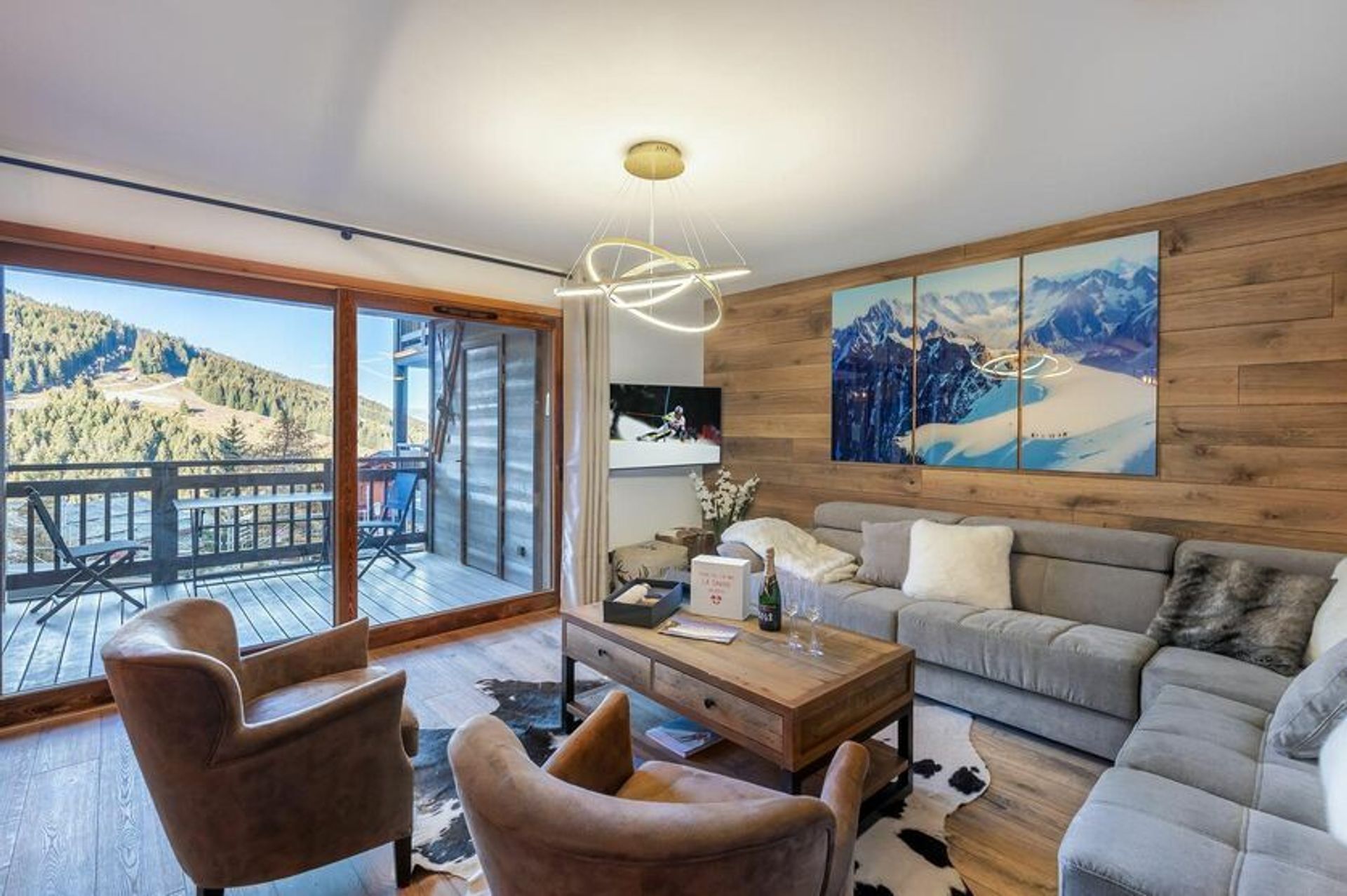 Condominium in Courchevel, Auvergne-Rhône-Alpes 12026321