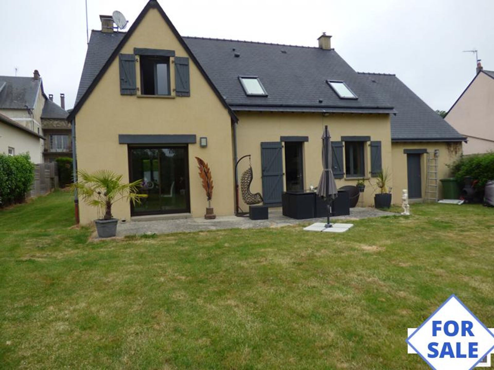 casa en Pre-en-Pail, Pays de la Loire 12028601