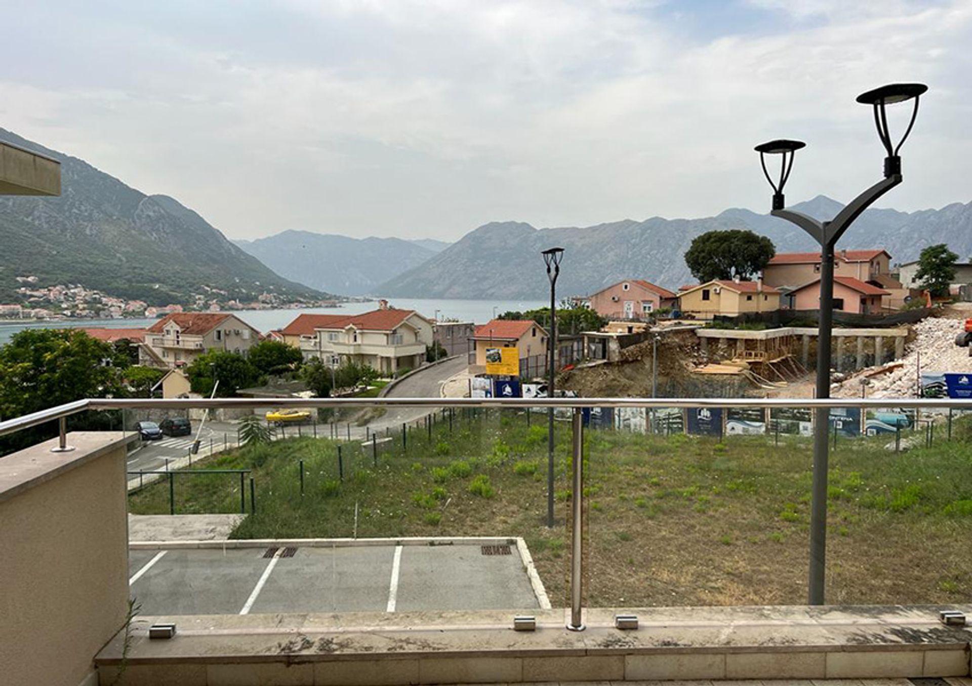 Kondominium dalam Kotor, Kotor 12029008