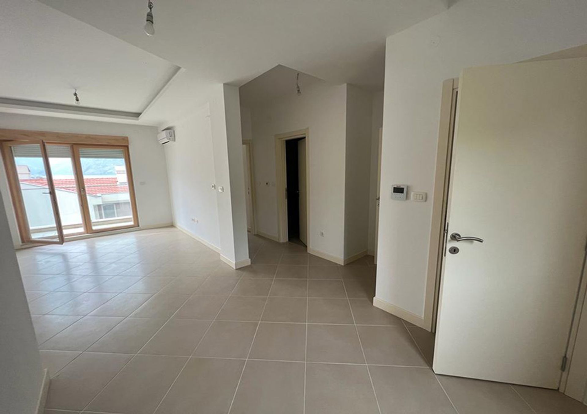 Condominio en Kotor, Kotor Municipality 12029009