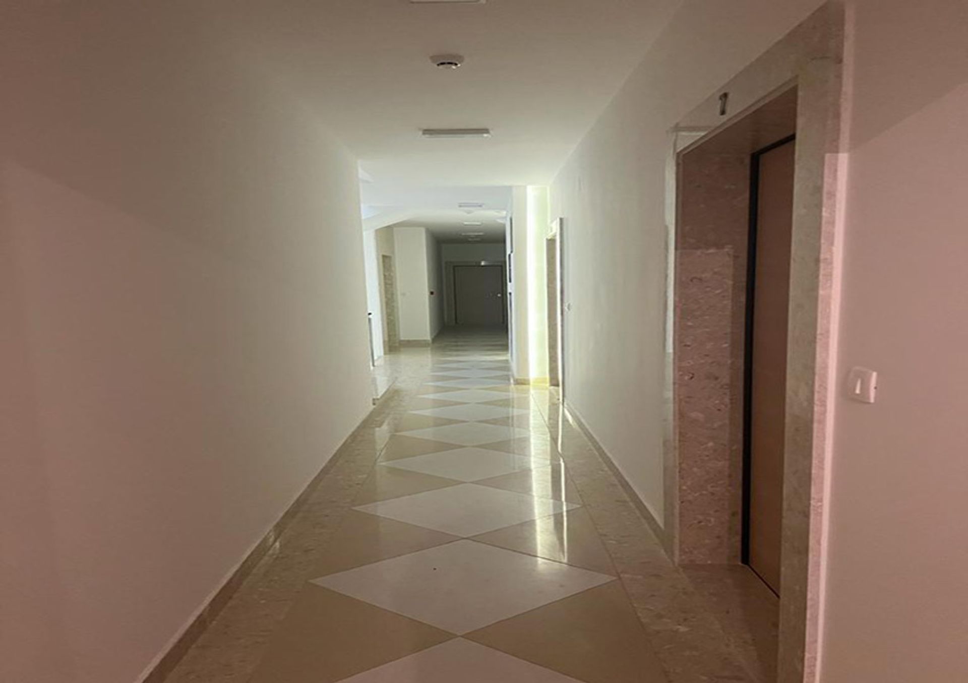 Condominio en Kotor, Kotor Municipality 12029009