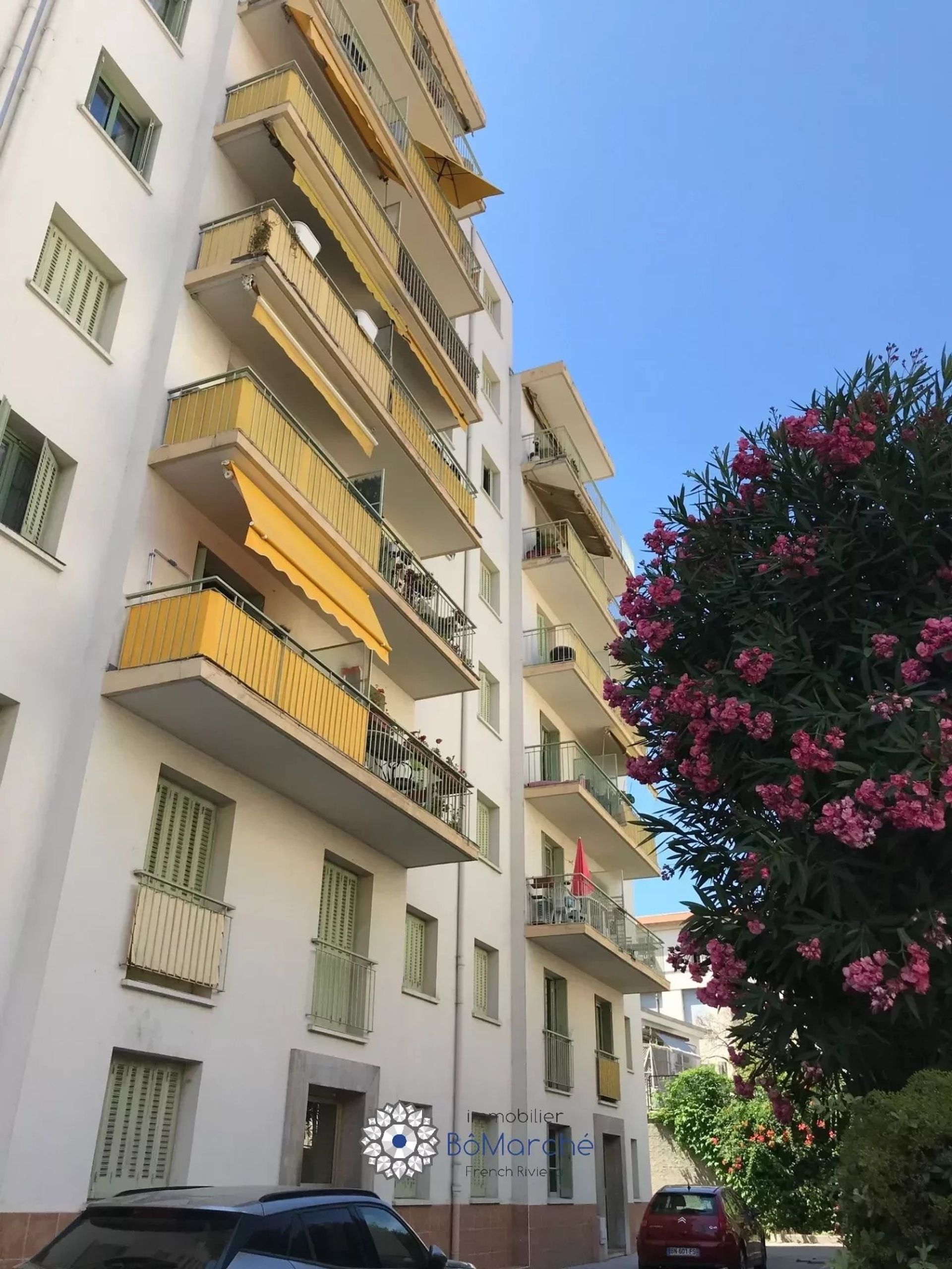 Condominium dans Bon, Provence-Alpes-Côte d'Azur 12030374