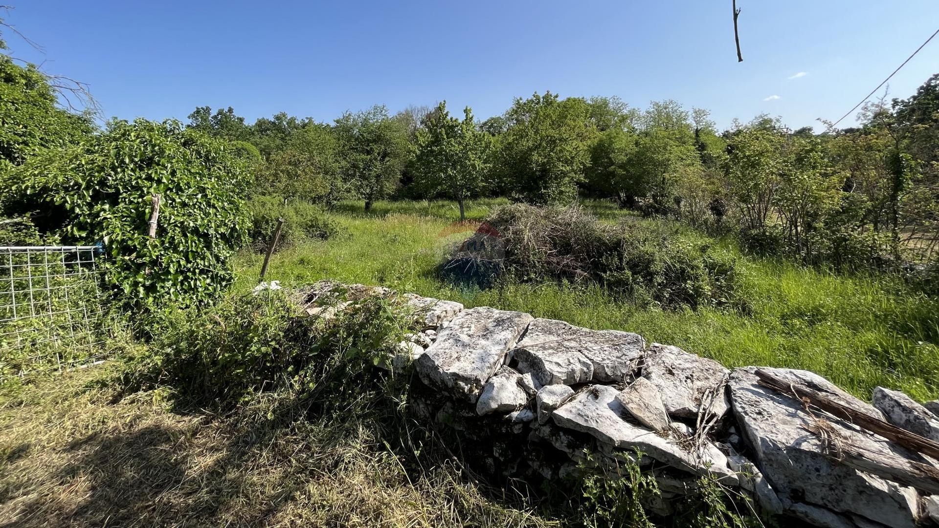 Land im Tinjan, Istarska Zupanija 12031149