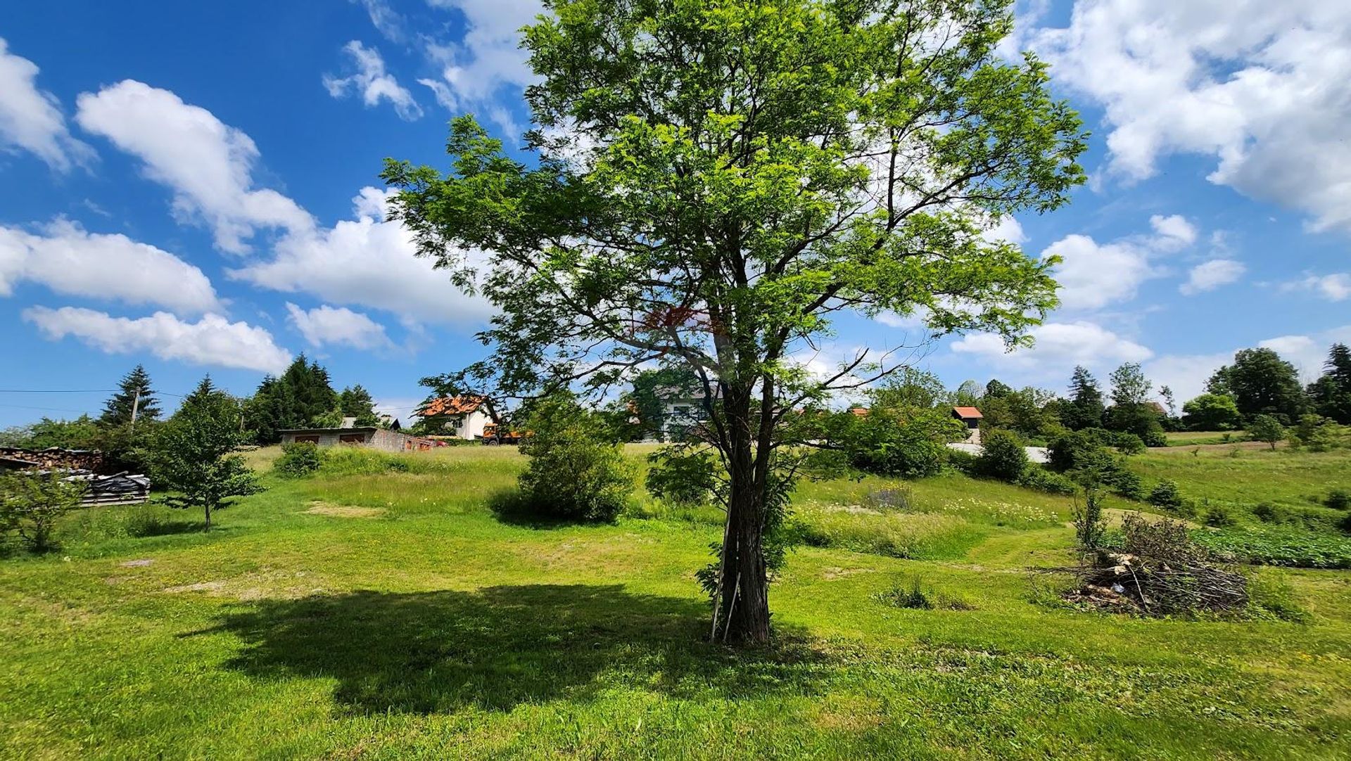 土地 在 Brod Moravice, Primorsko-Goranska Zupanija 12032509