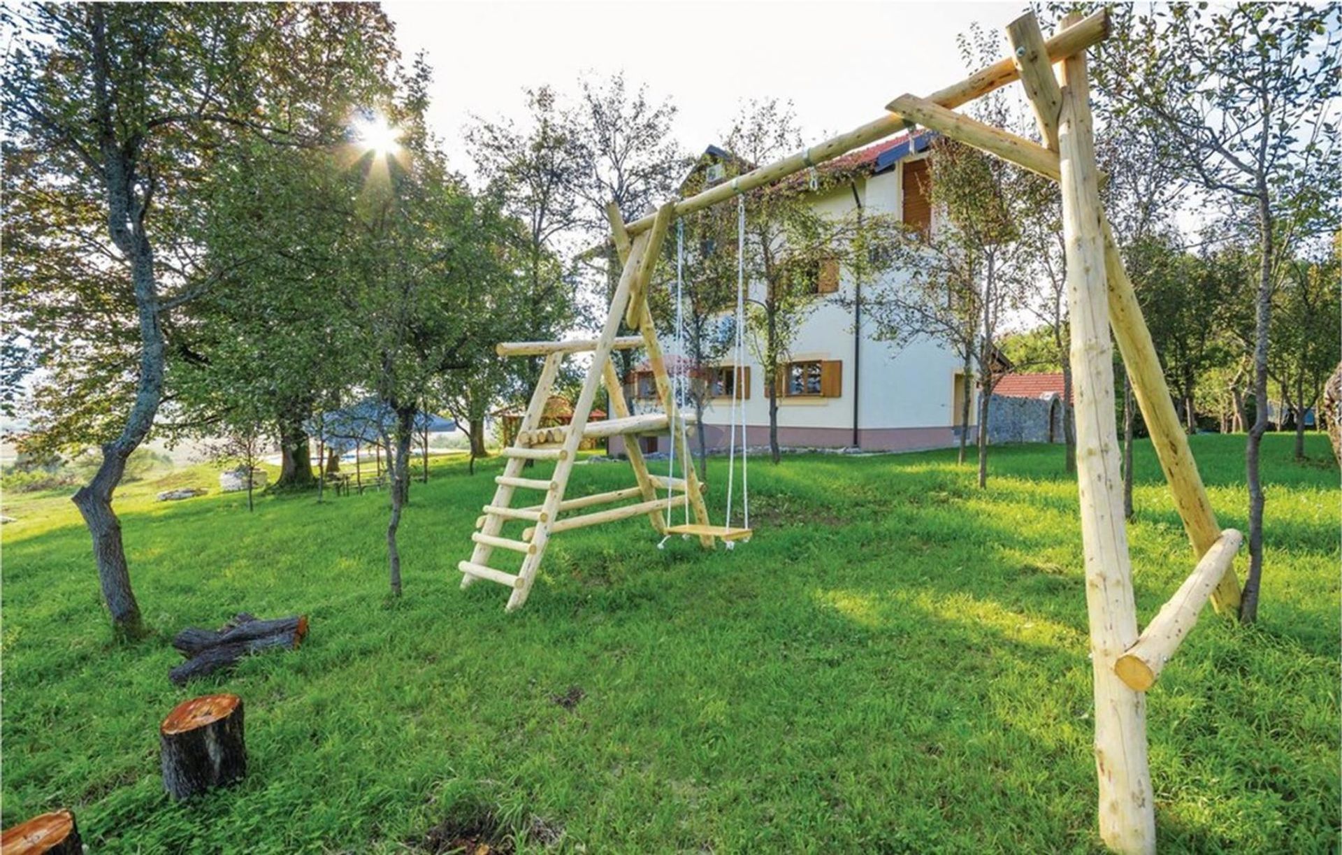 casa en Janja Gora, Karlovačka županija 12033405