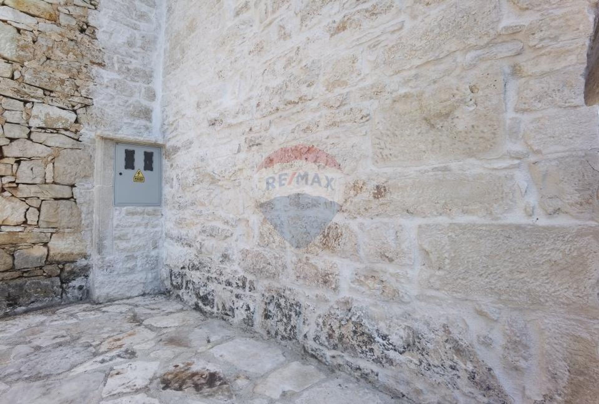 Hus i Režanci, Istarska županija 12033572