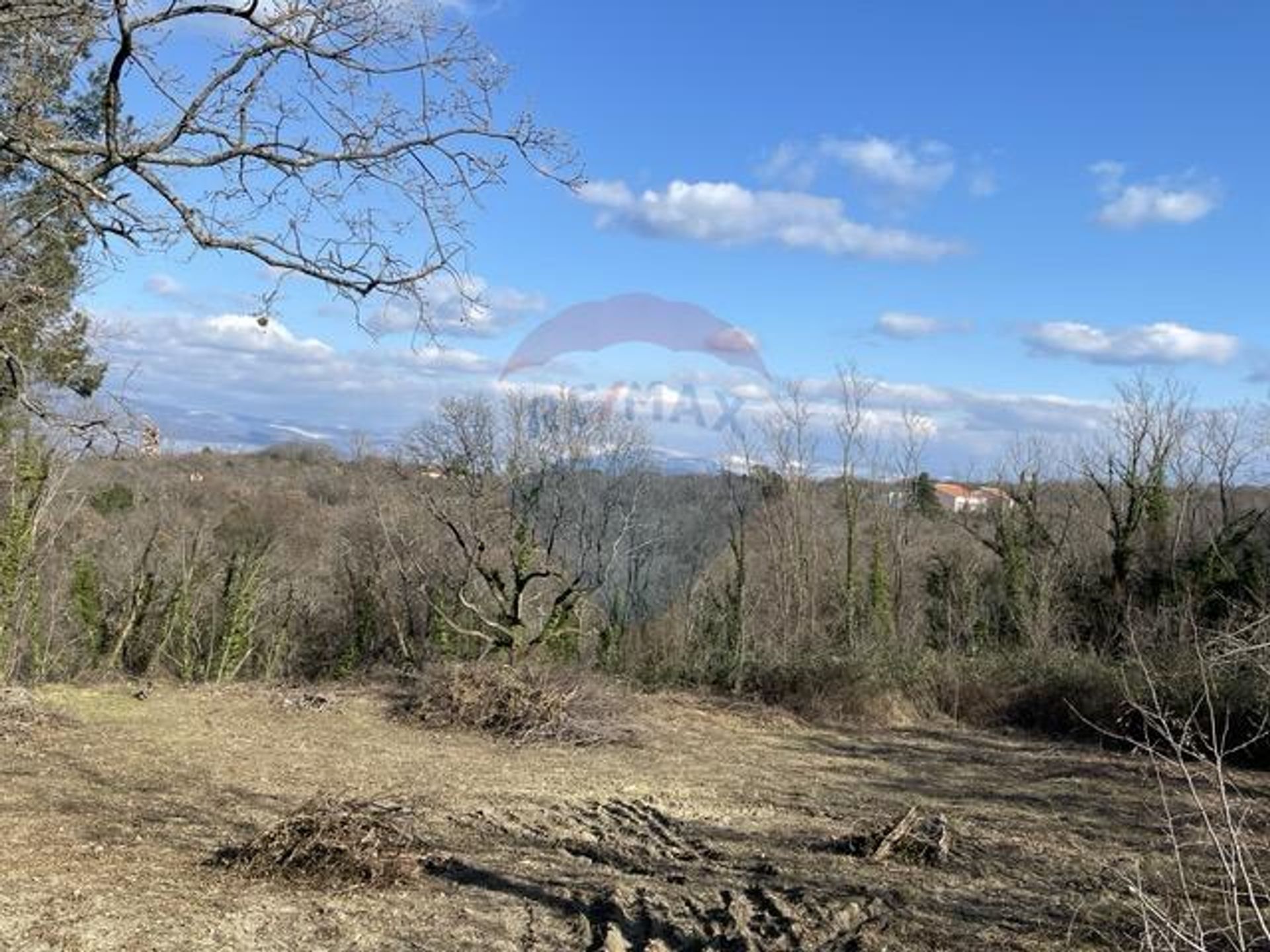 土地 在 多布里尼, 滨海边疆区-山区祖帕尼娅 12034366