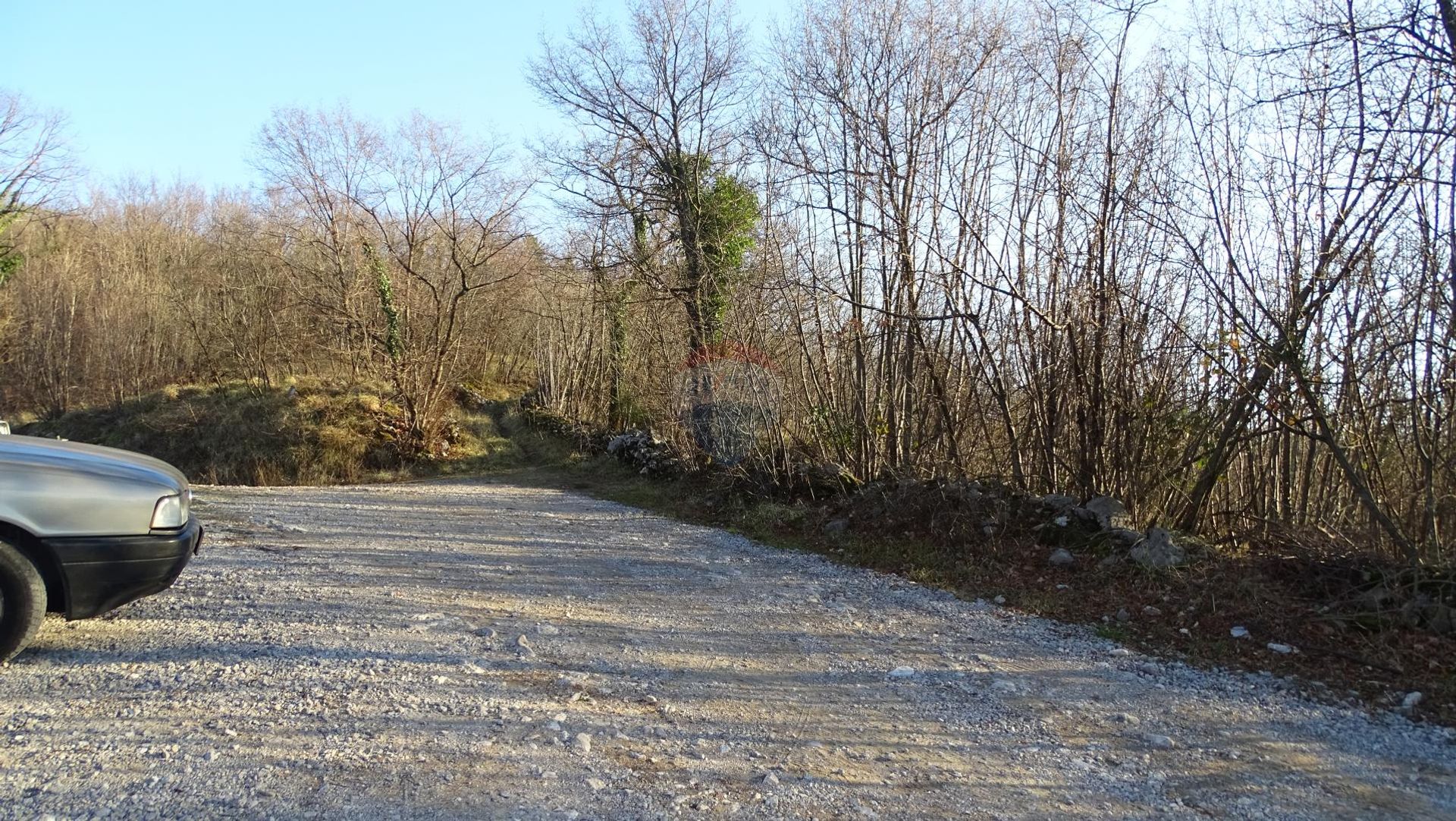 Terre dans Viskovo, Primorsko-Goranska Zupanija 12034520