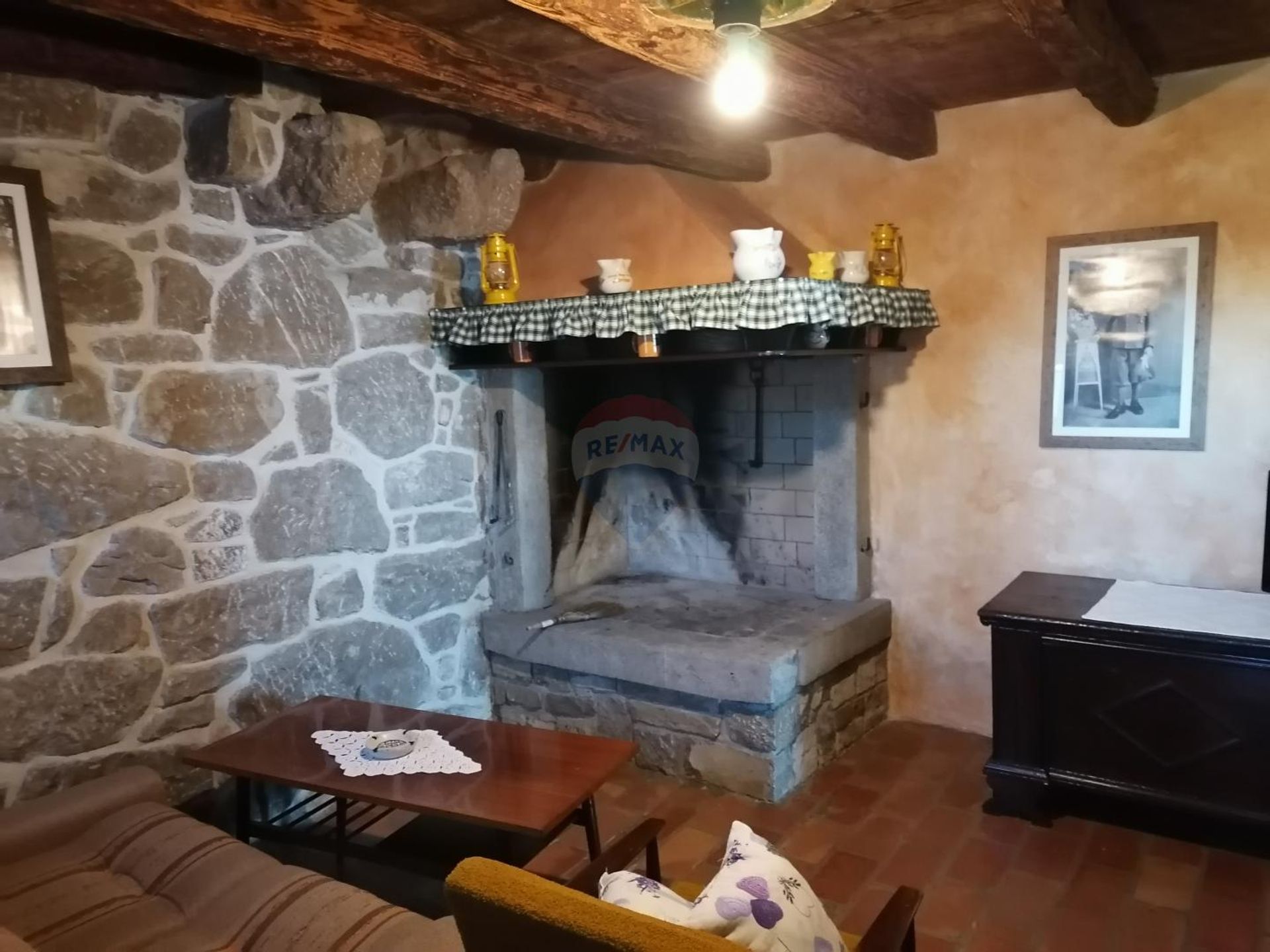 casa en Buzet, Istarska županija 12034576