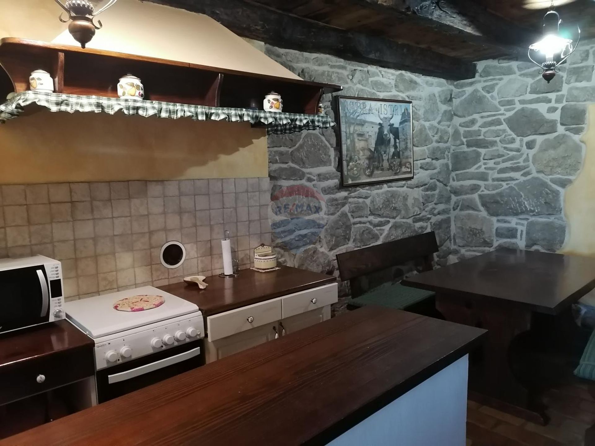 casa en Buzet, Istarska županija 12034576