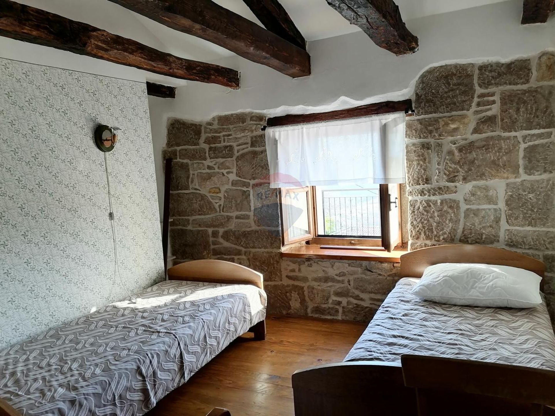 casa en Buzet, Istarska županija 12034576