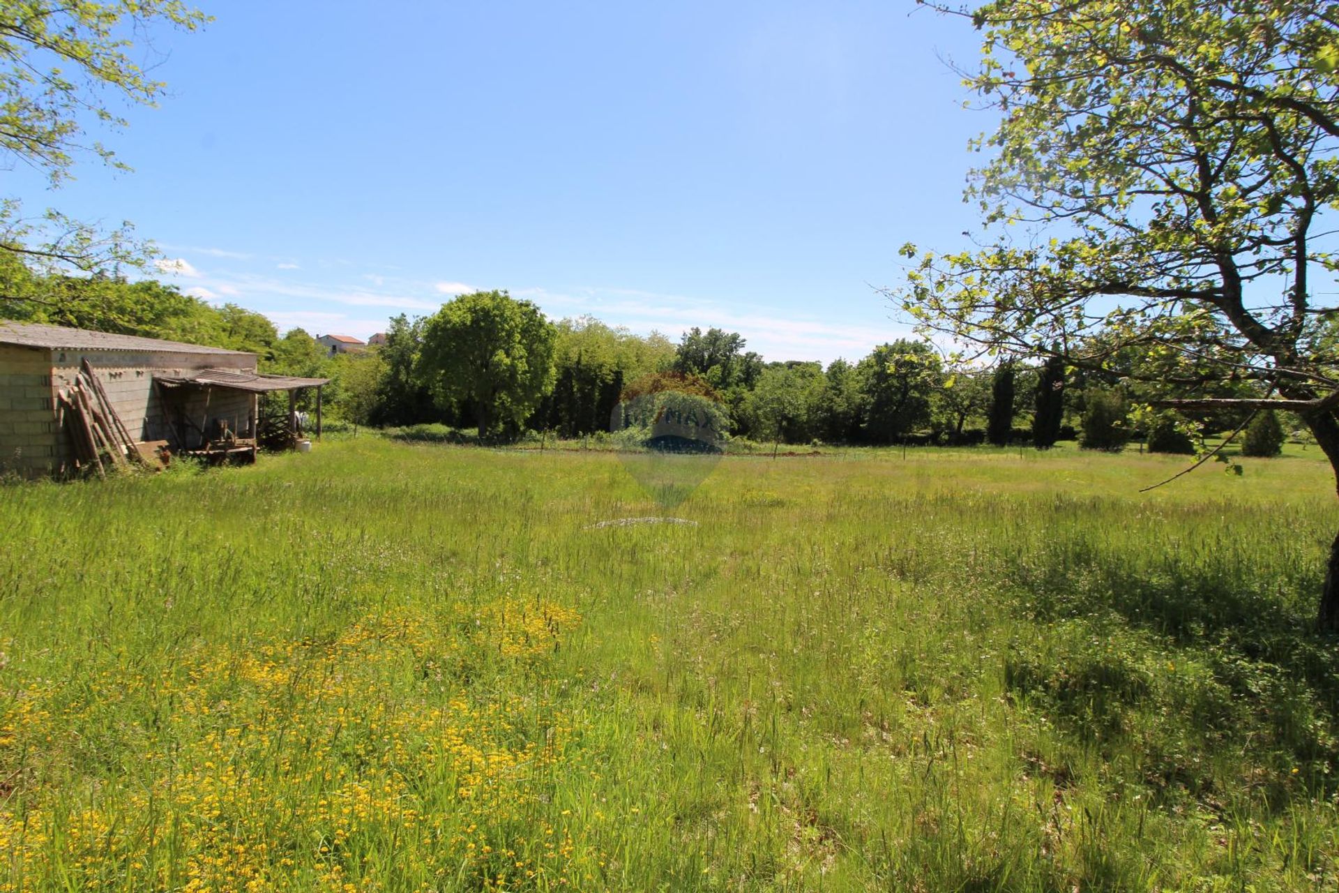 Land im Kaštelir, Istarska županija 12035066