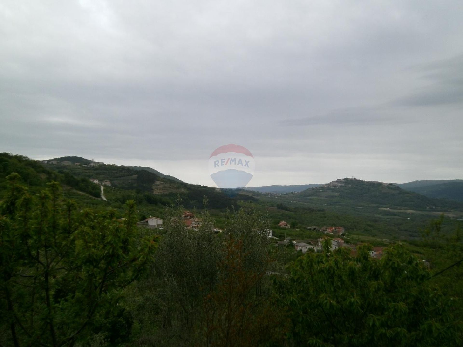 жилой дом в Motovun, Istarska županija 12035170