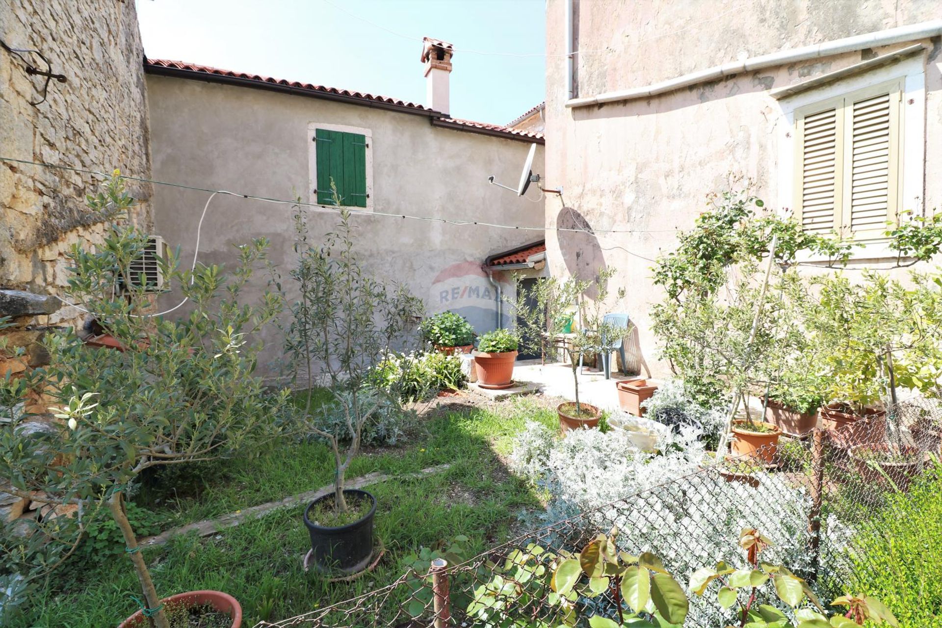 casa en Sveti Lovrec Pazenaticki, Istarska Županija 12035218