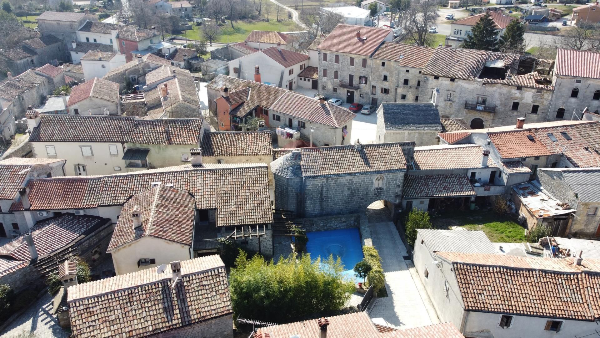 casa en Gračišće, Istarska županija 12035361