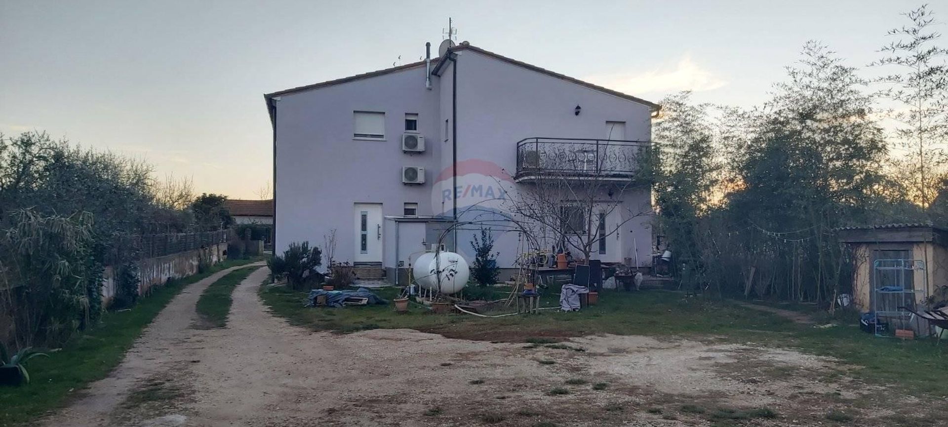 casa en Pula, Istarska županija 12036010