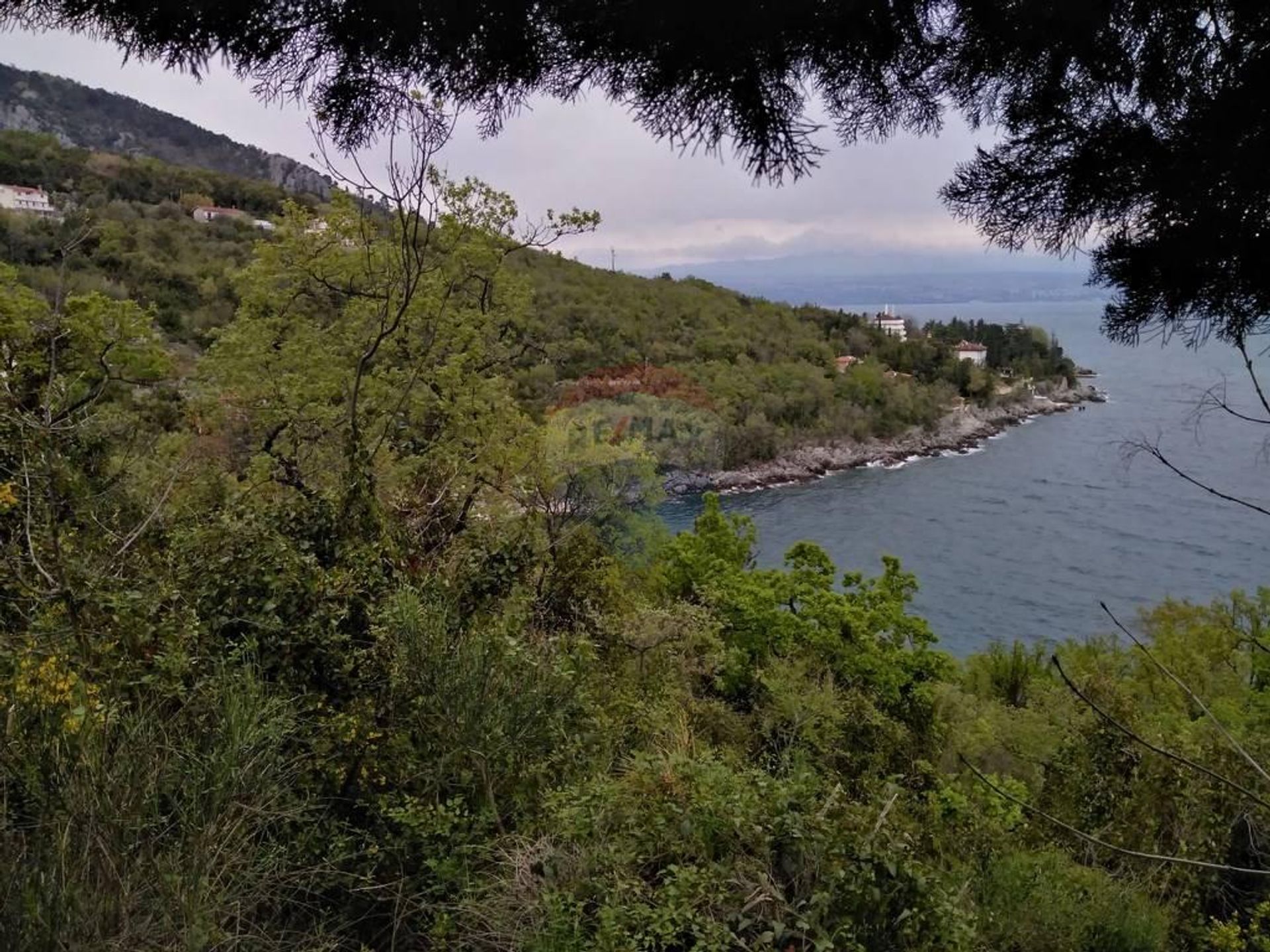 Tierra en Medveja, Primorsko-Goranska Zupanija 12036205