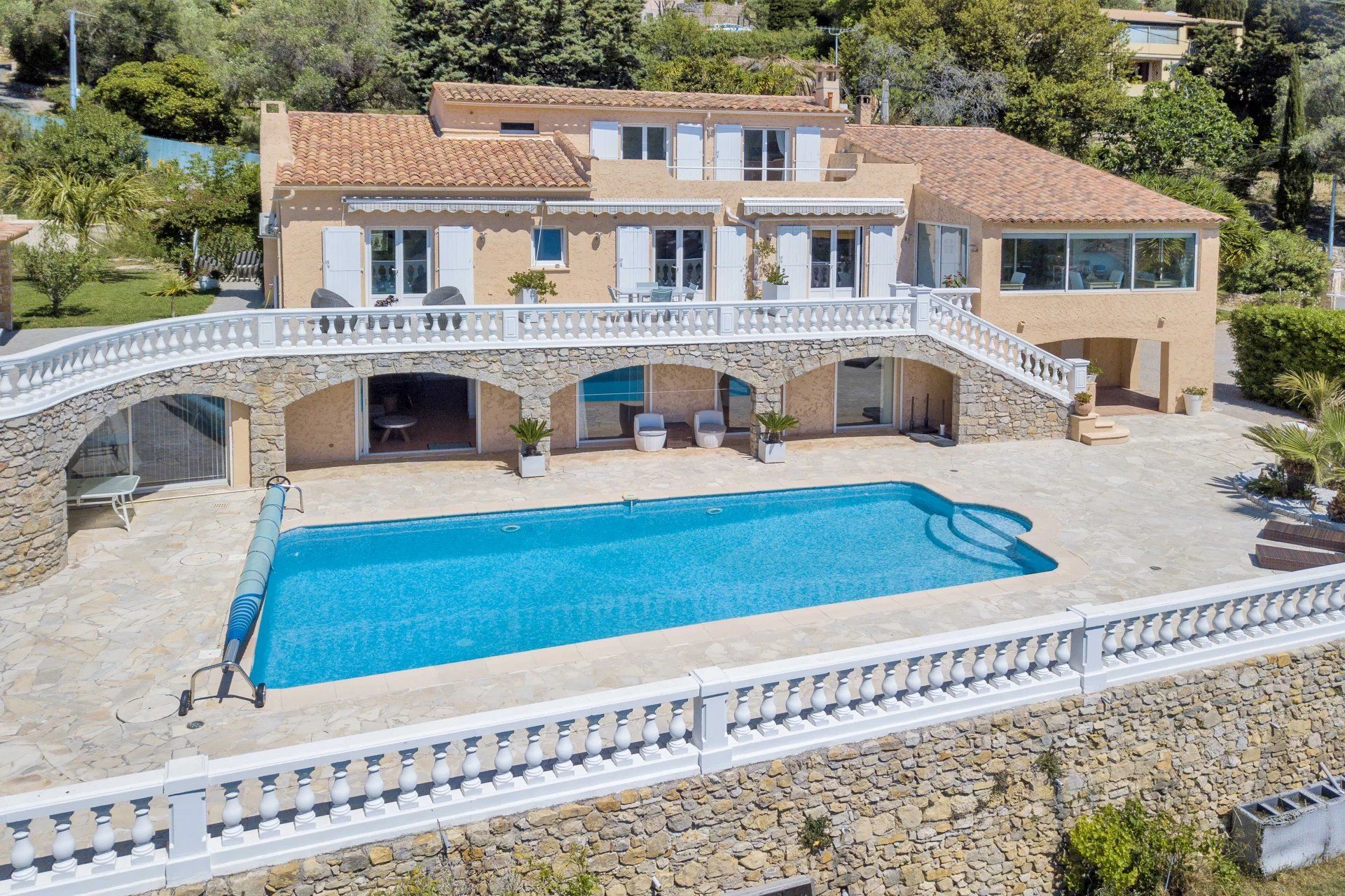 Huis in Cannes, Provence-Alpes-Côte d'Azur 12038070