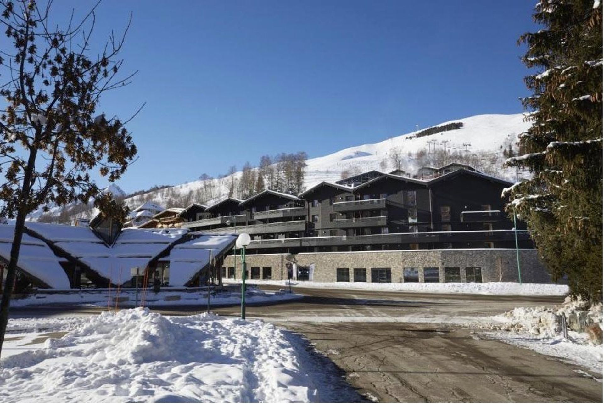 Condominium in Les Deux Alpes, Auvergne-Rhône-Alpes 12038976