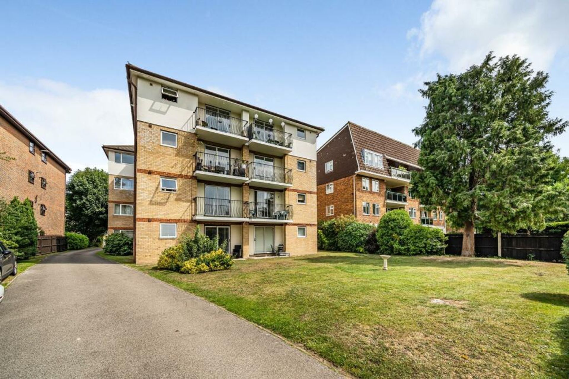 Condominium in , England 12039123